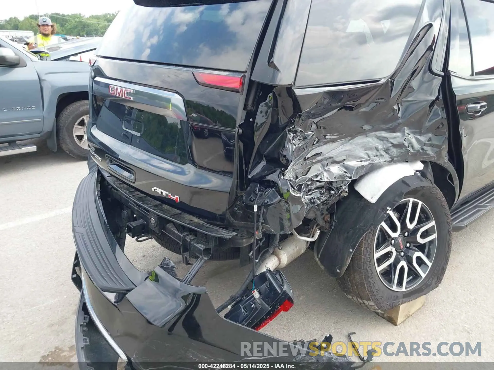 6 fotografías del automóvil dañado 1GKS2CKD0RR389126 GMC YUKON 2024