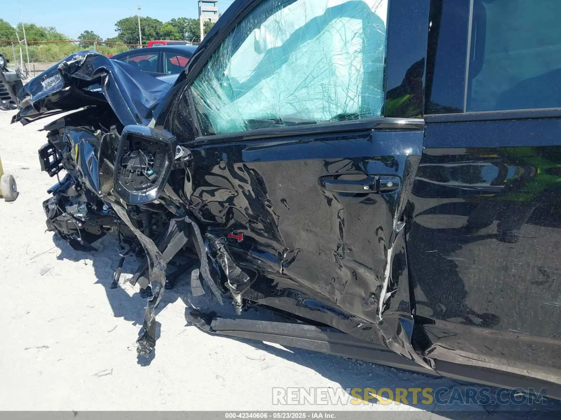19 fotografías del automóvil dañado 1GKS2CKL4RR262774 GMC YUKON 2024
