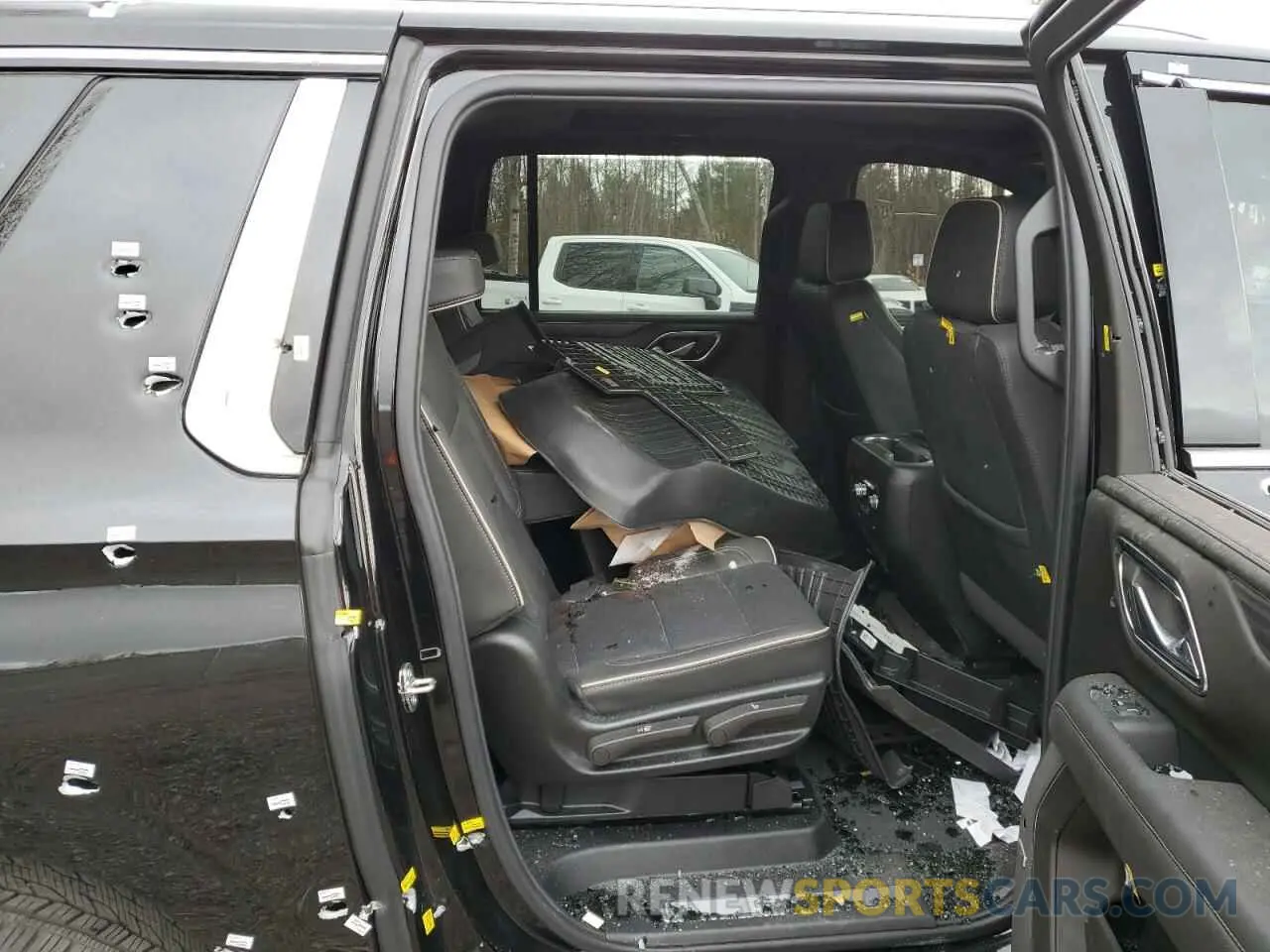 11 fotografías del automóvil dañado 1GKS2GKD6RR341878 GMC YUKON 2024