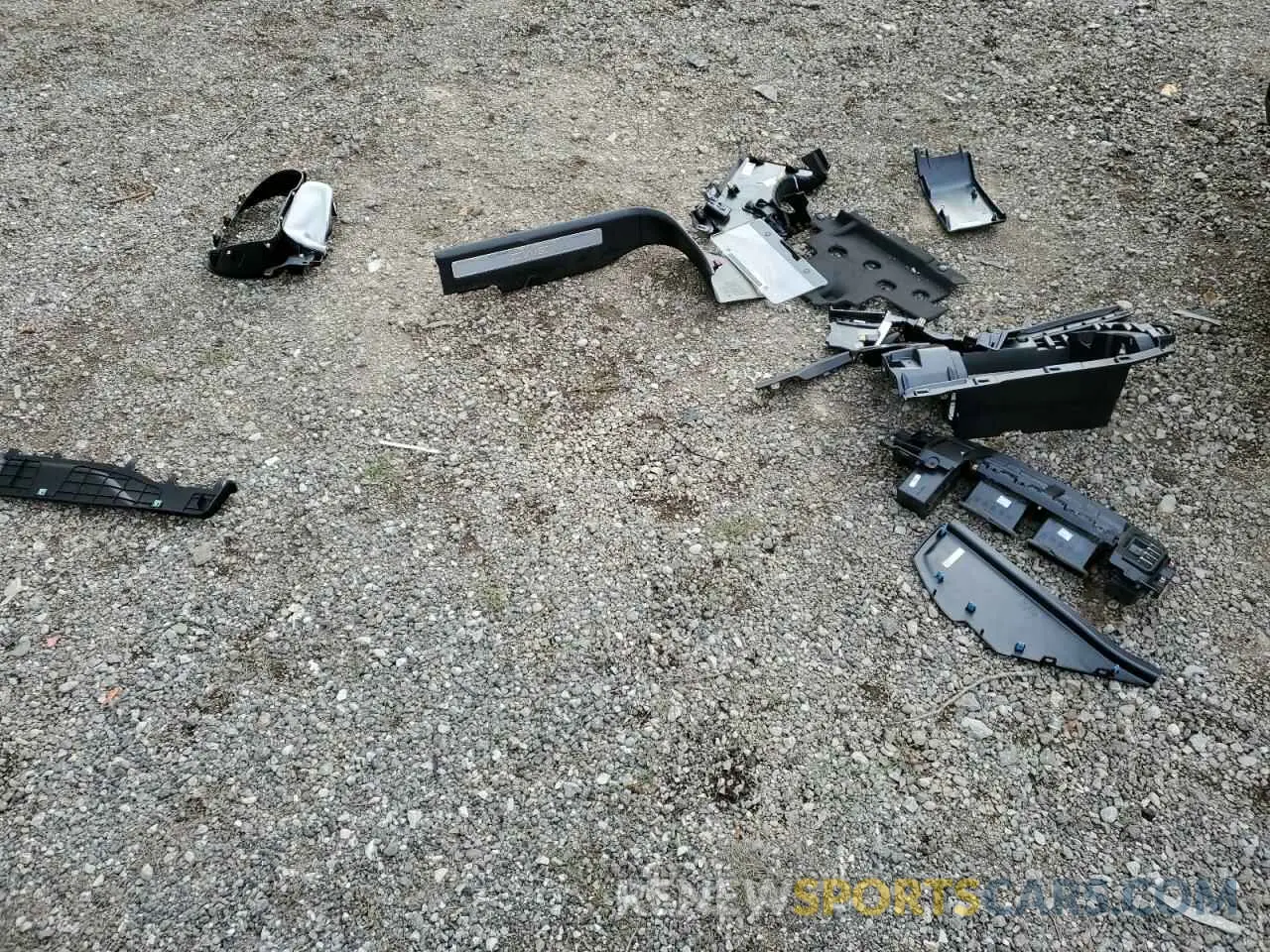 13 fotografías del automóvil dañado 1GKS2GKD6RR341878 GMC YUKON 2024