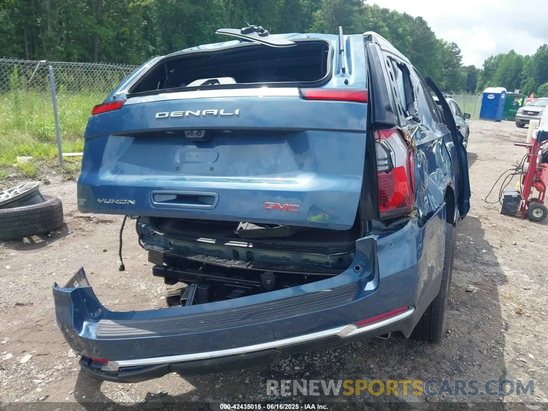 14 fotografías del automóvil dañado 1GKS2DRL3SR135290 GMC YUKON 2025