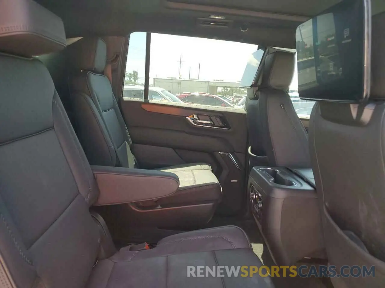 11 fotografías del automóvil dañado 1GKS2JRL6SR170517 GMC YUKON 2025
