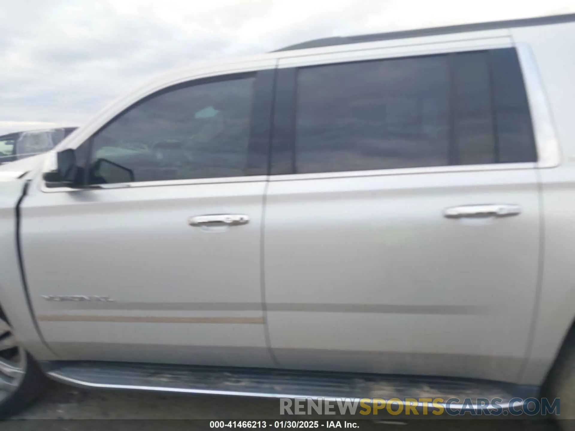 14 fotografías del automóvil dañado 1GKS1GKC8KR383694 GMC YUKON XL 2019