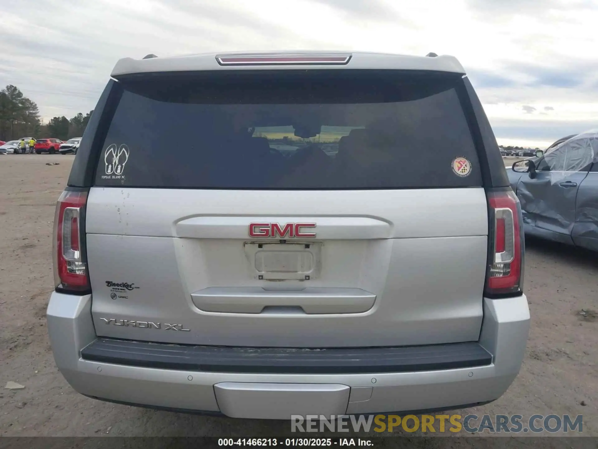 16 fotografías del automóvil dañado 1GKS1GKC8KR383694 GMC YUKON XL 2019
