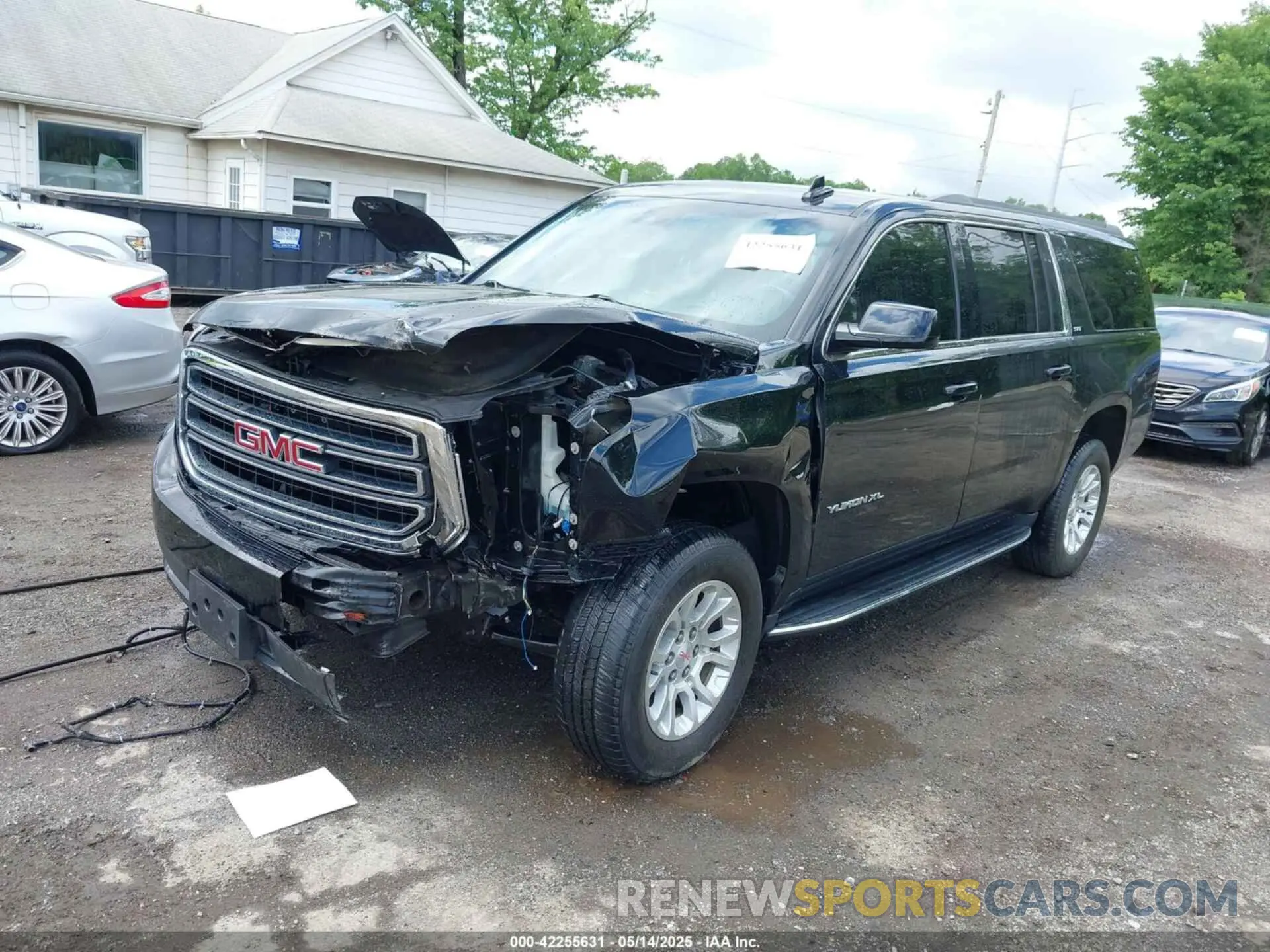 2 fotografías del automóvil dañado 1GKS2GKC0KR394301 GMC YUKON XL 2019