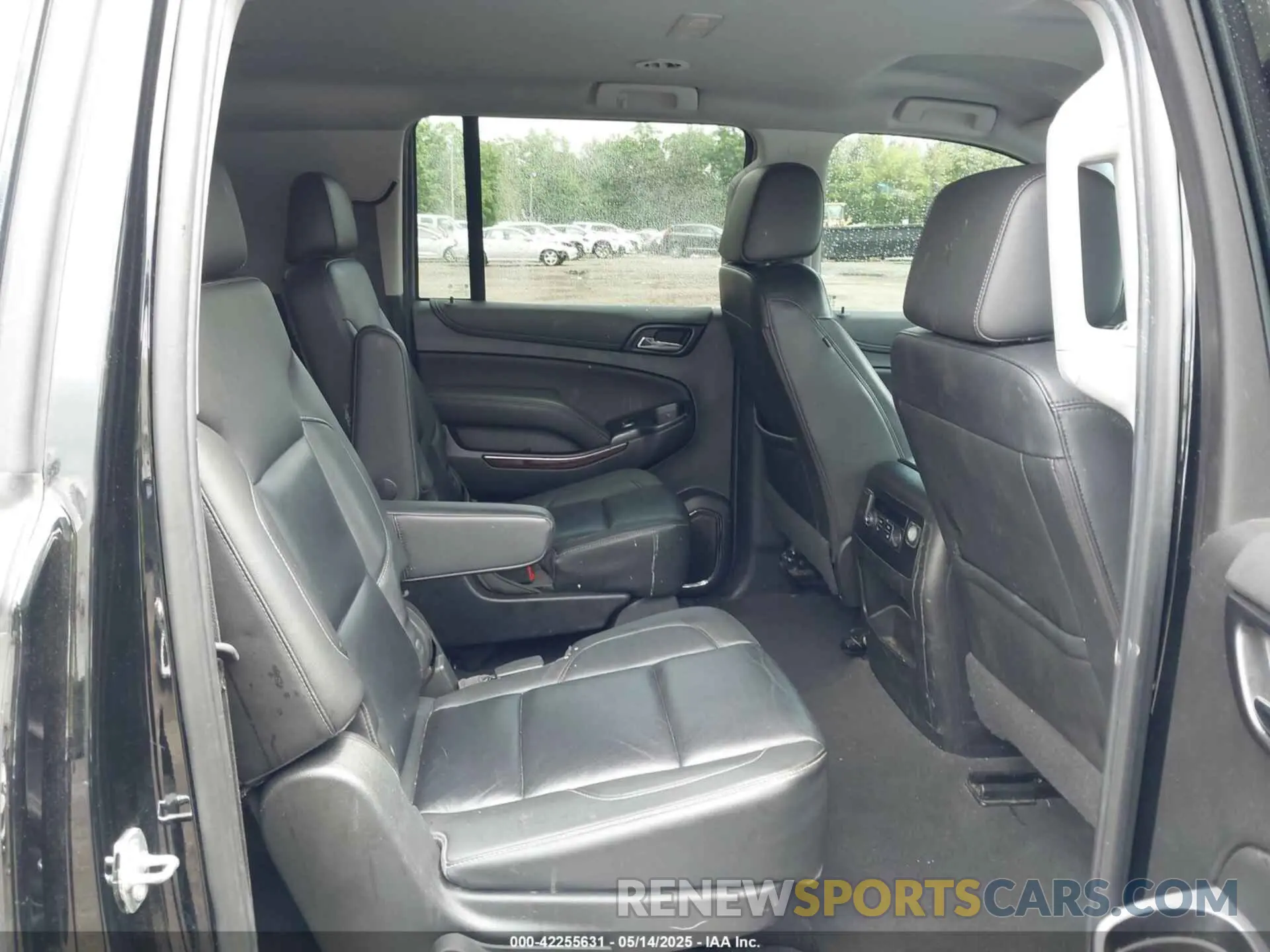 8 fotografías del automóvil dañado 1GKS2GKC0KR394301 GMC YUKON XL 2019