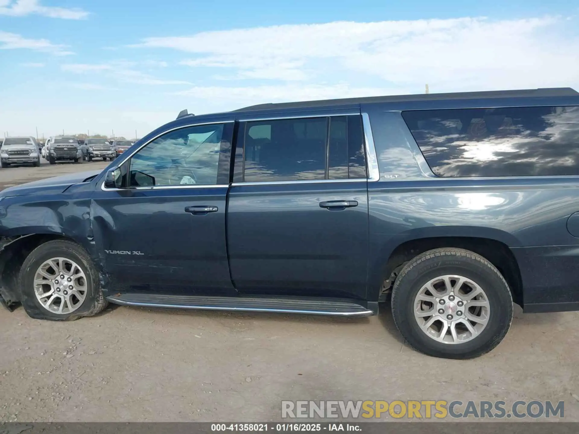 15 fotografías del automóvil dañado 1GKS2GKC2KR313251 GMC YUKON XL 2019