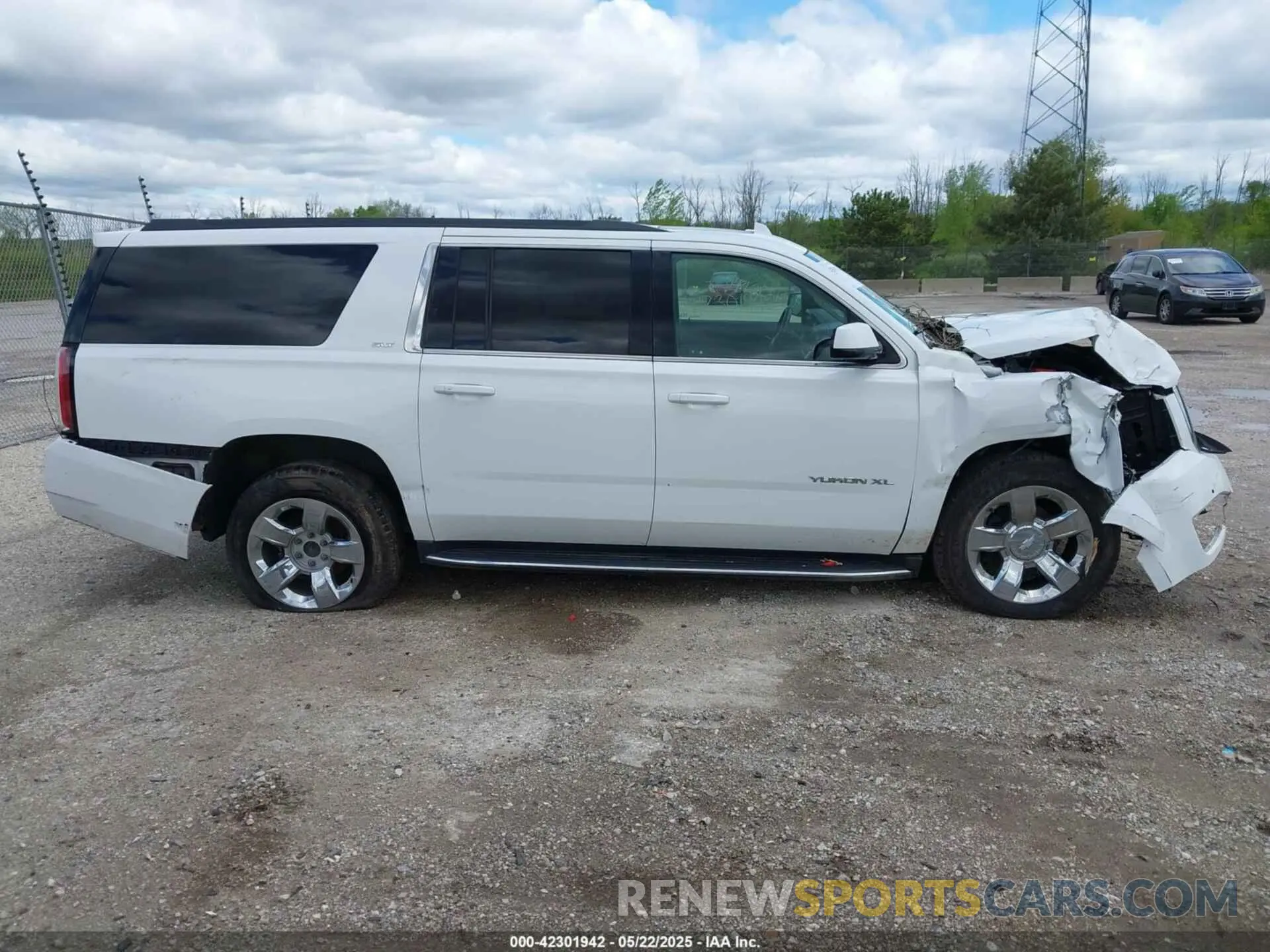 13 fotografías del automóvil dañado 1GKS2GKCXKR280239 GMC YUKON XL 2019