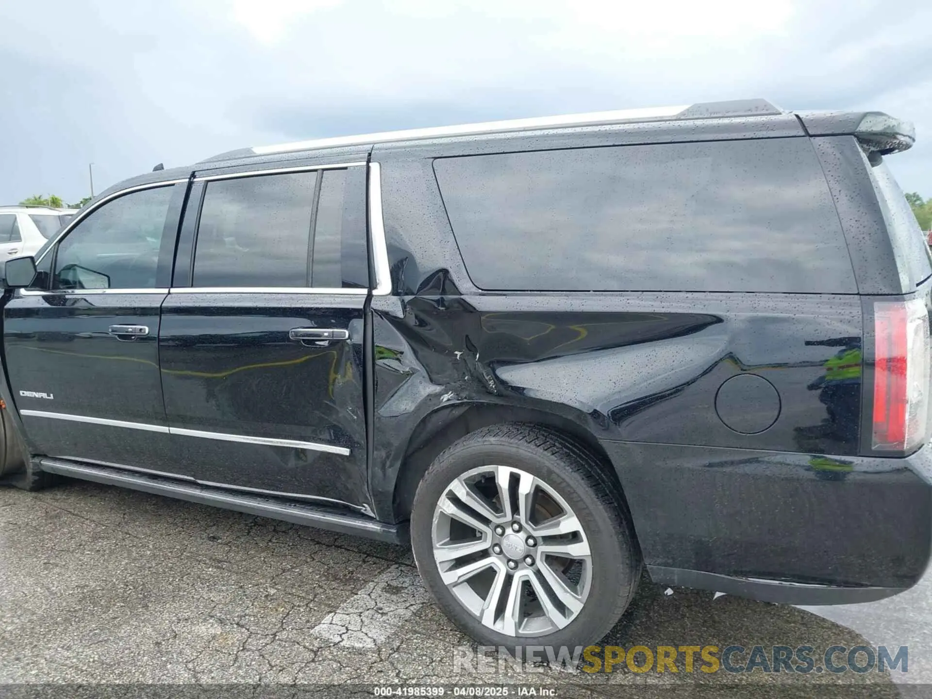 17 fotografías del automóvil dañado 1GKS2HKJ4KR224558 GMC YUKON XL 2019