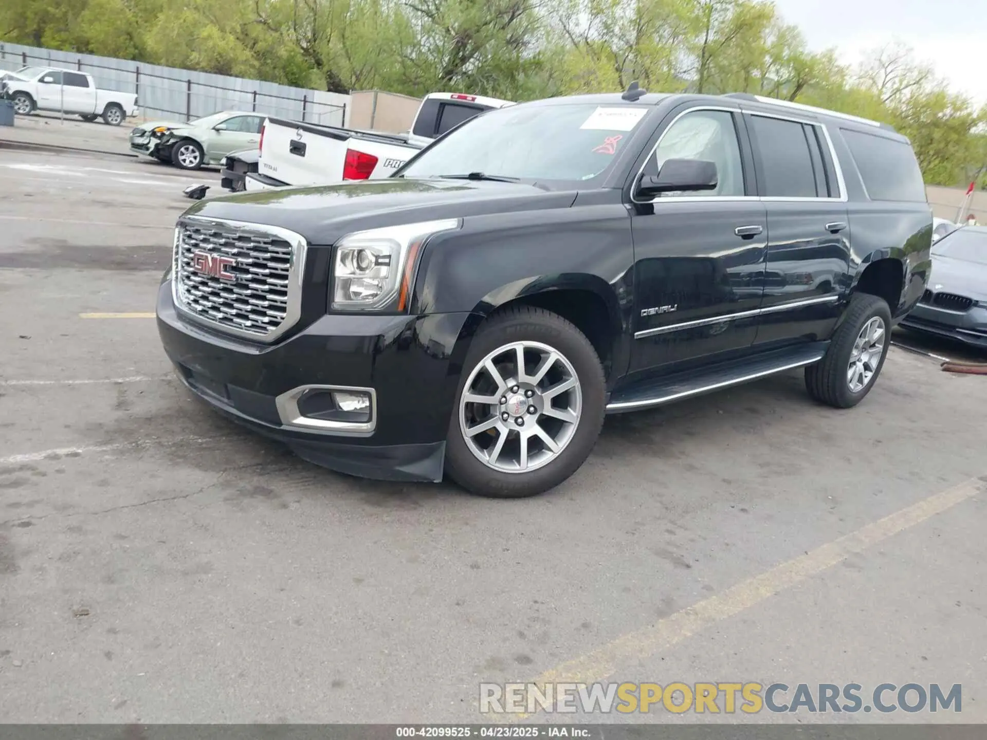2 fotografías del automóvil dañado 1GKS2HKJ7KR390685 GMC YUKON XL 2019