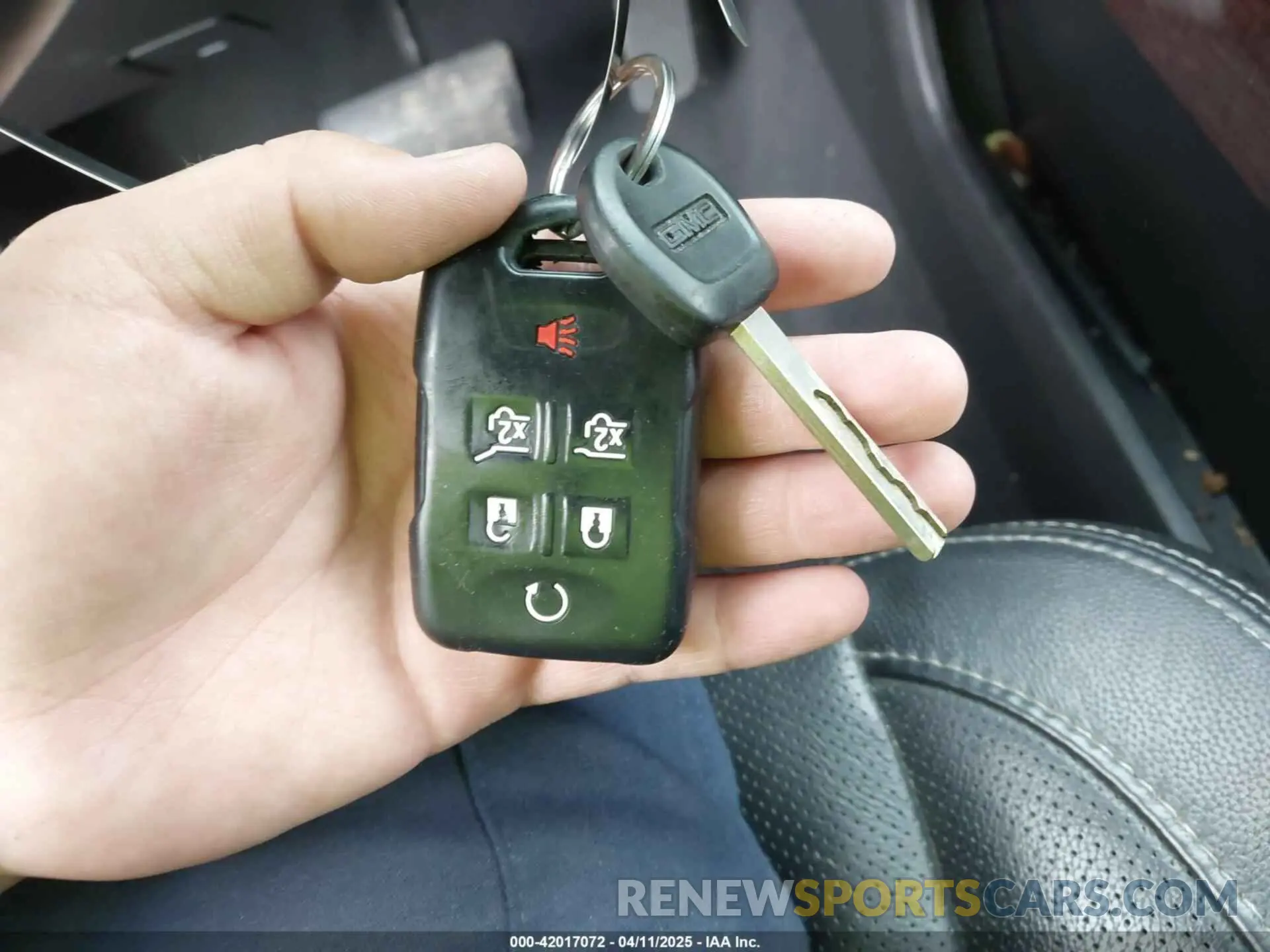11 fotografías del automóvil dañado 1GKS1FKC2LR127918 GMC YUKON XL 2020