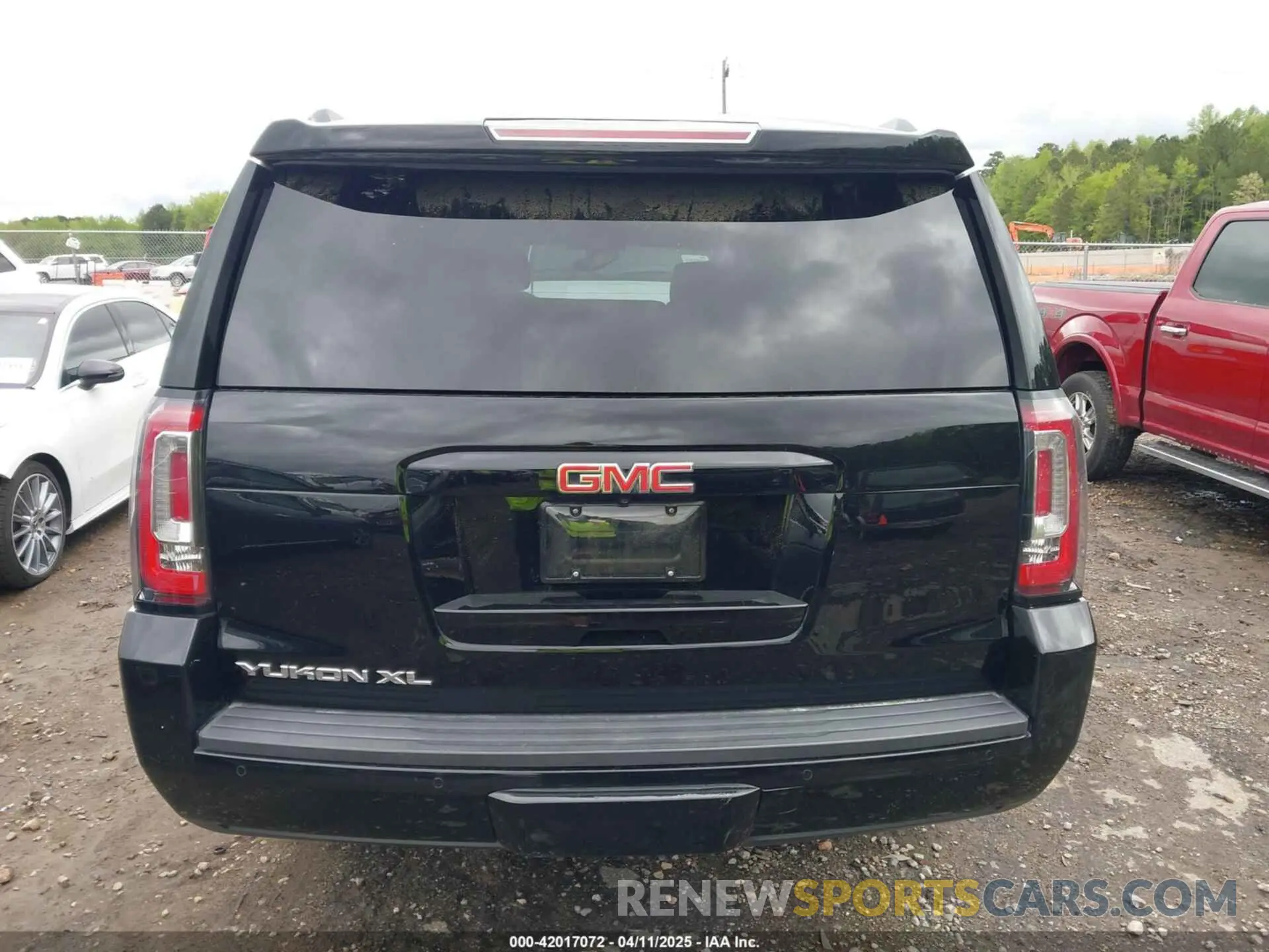 16 fotografías del automóvil dañado 1GKS1FKC2LR127918 GMC YUKON XL 2020