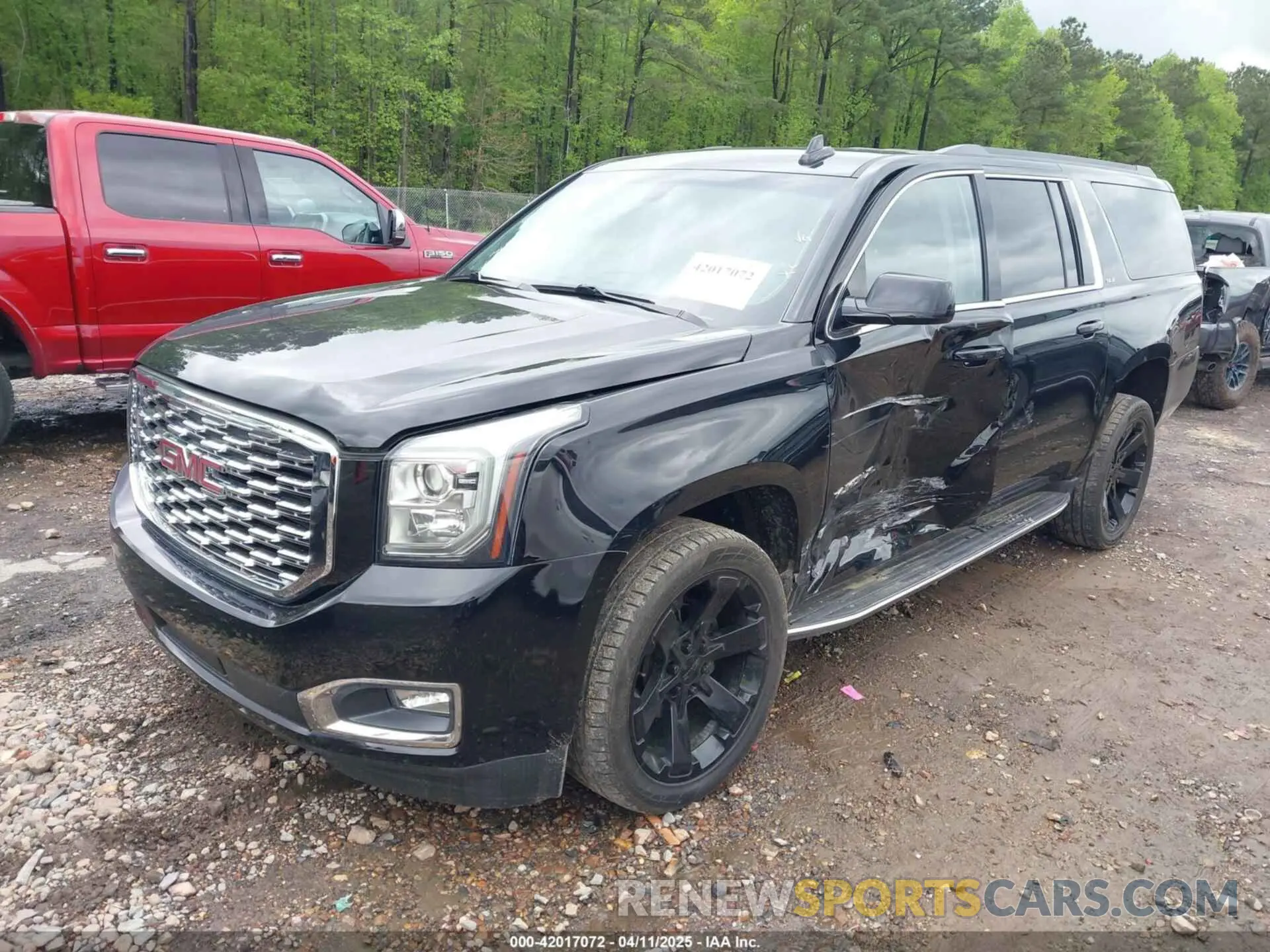 2 fotografías del automóvil dañado 1GKS1FKC2LR127918 GMC YUKON XL 2020