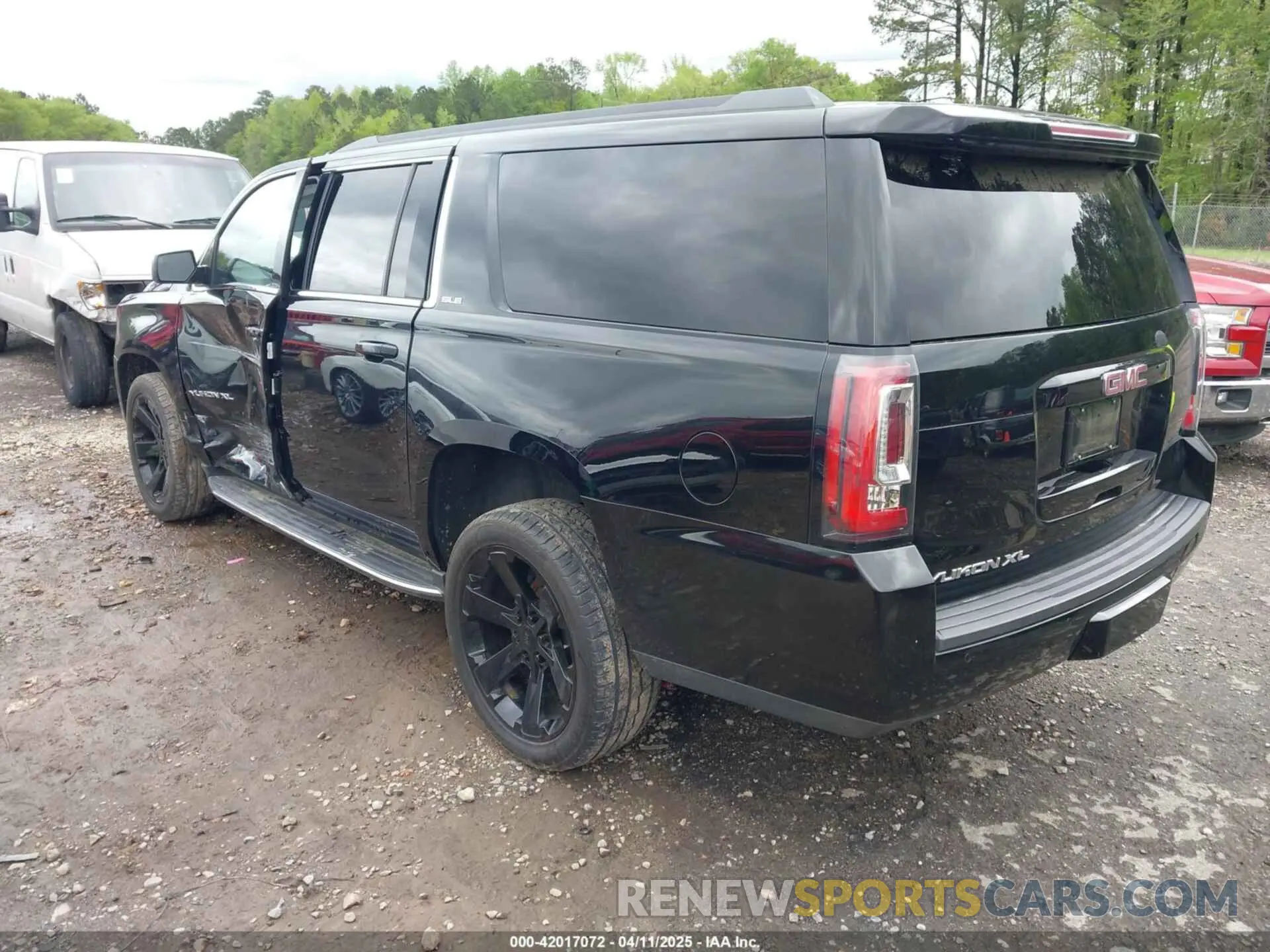 3 fotografías del automóvil dañado 1GKS1FKC2LR127918 GMC YUKON XL 2020