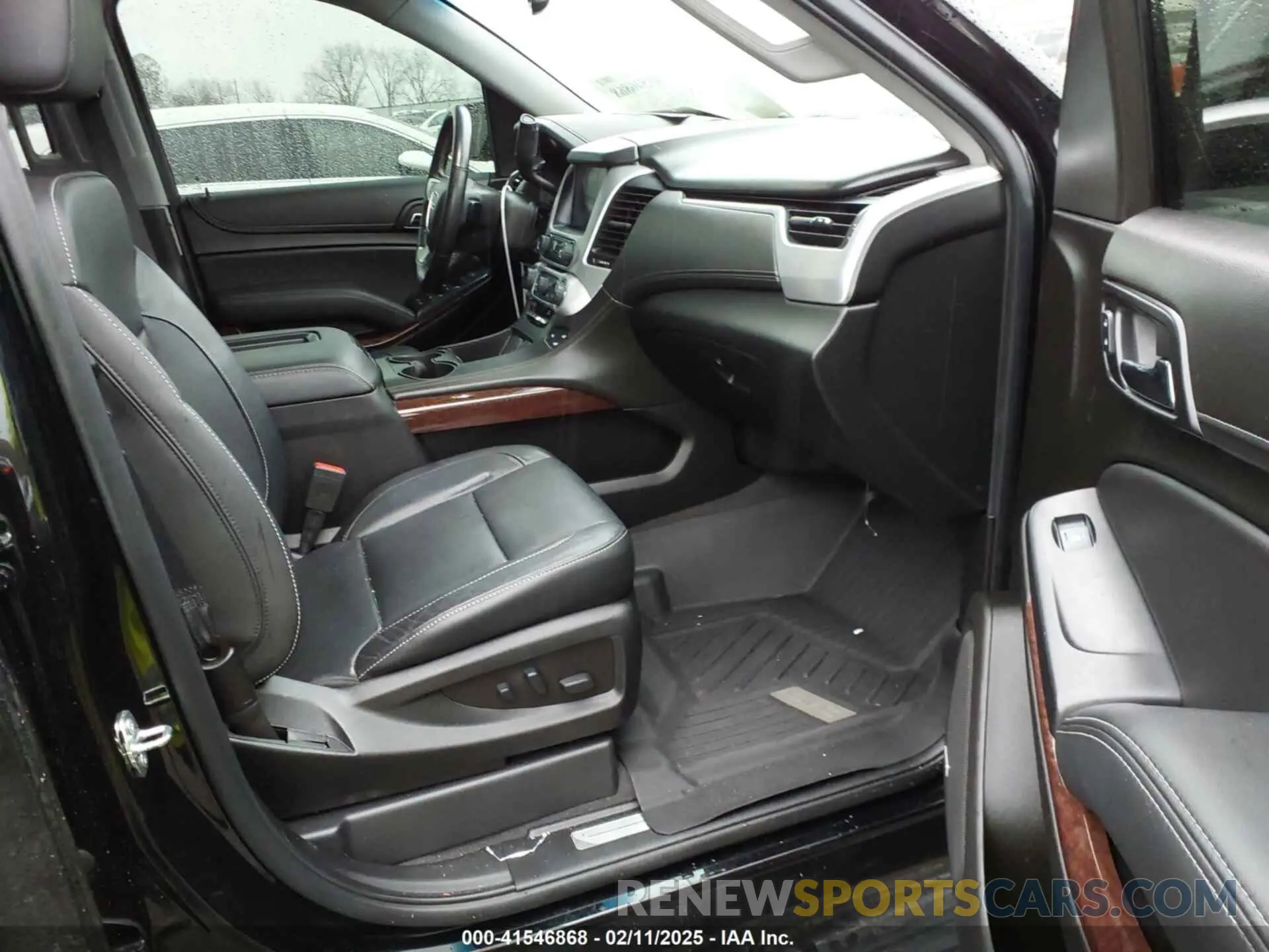5 fotografías del automóvil dañado 1GKS1GKC3LR161436 GMC YUKON XL 2020