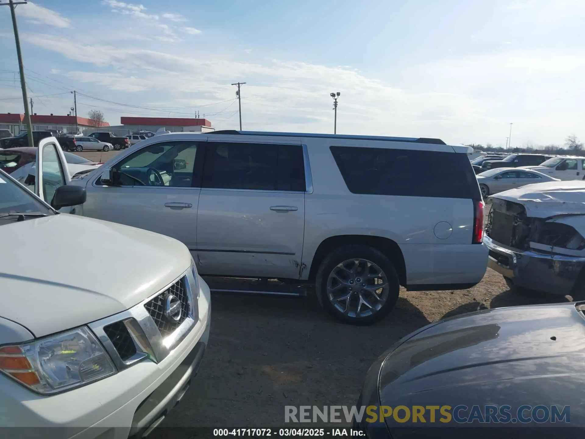 14 fotografías del automóvil dañado 1GKS1HKJ6LR282854 GMC YUKON XL 2020