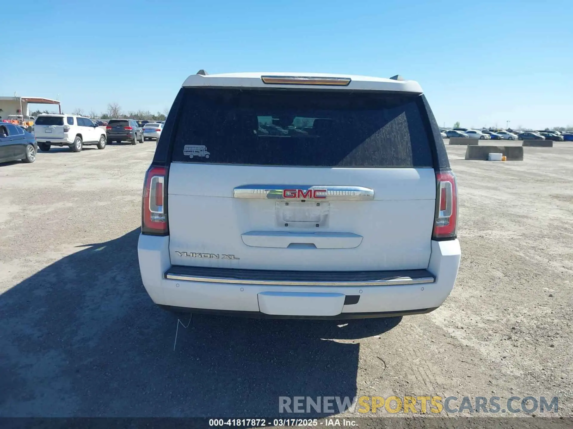 16 fotografías del automóvil dañado 1GKS2HKJ9LR298494 GMC YUKON XL 2020
