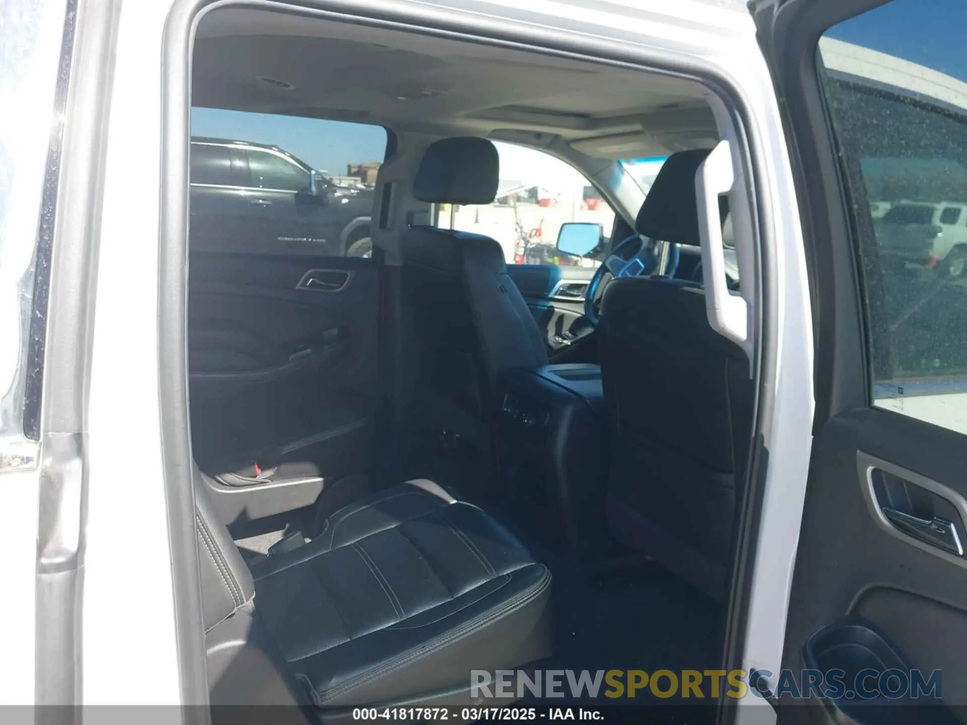 8 fotografías del automóvil dañado 1GKS2HKJ9LR298494 GMC YUKON XL 2020