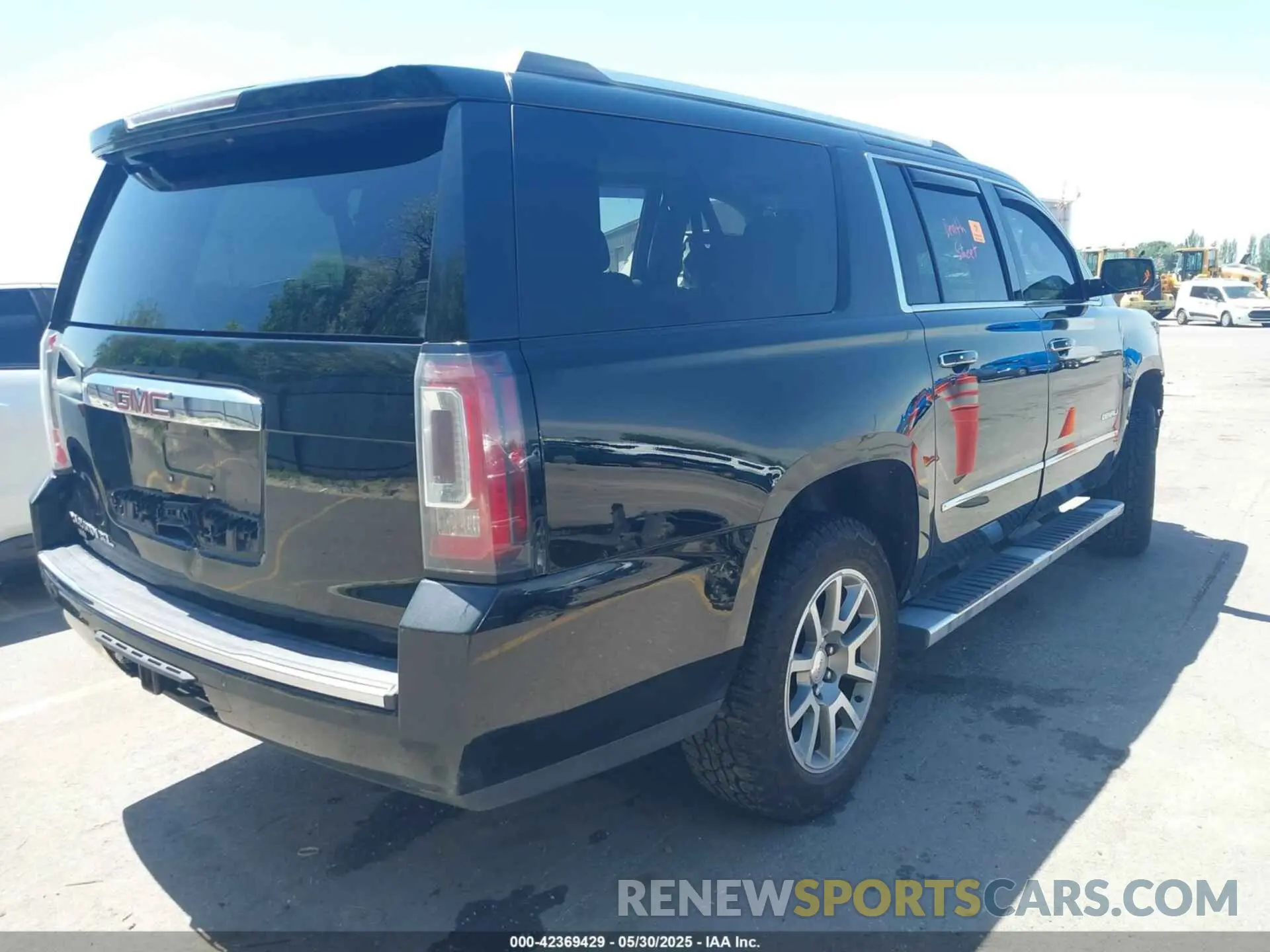 4 fotografías del automóvil dañado 1GKS2HKJXLR196489 GMC YUKON XL 2020