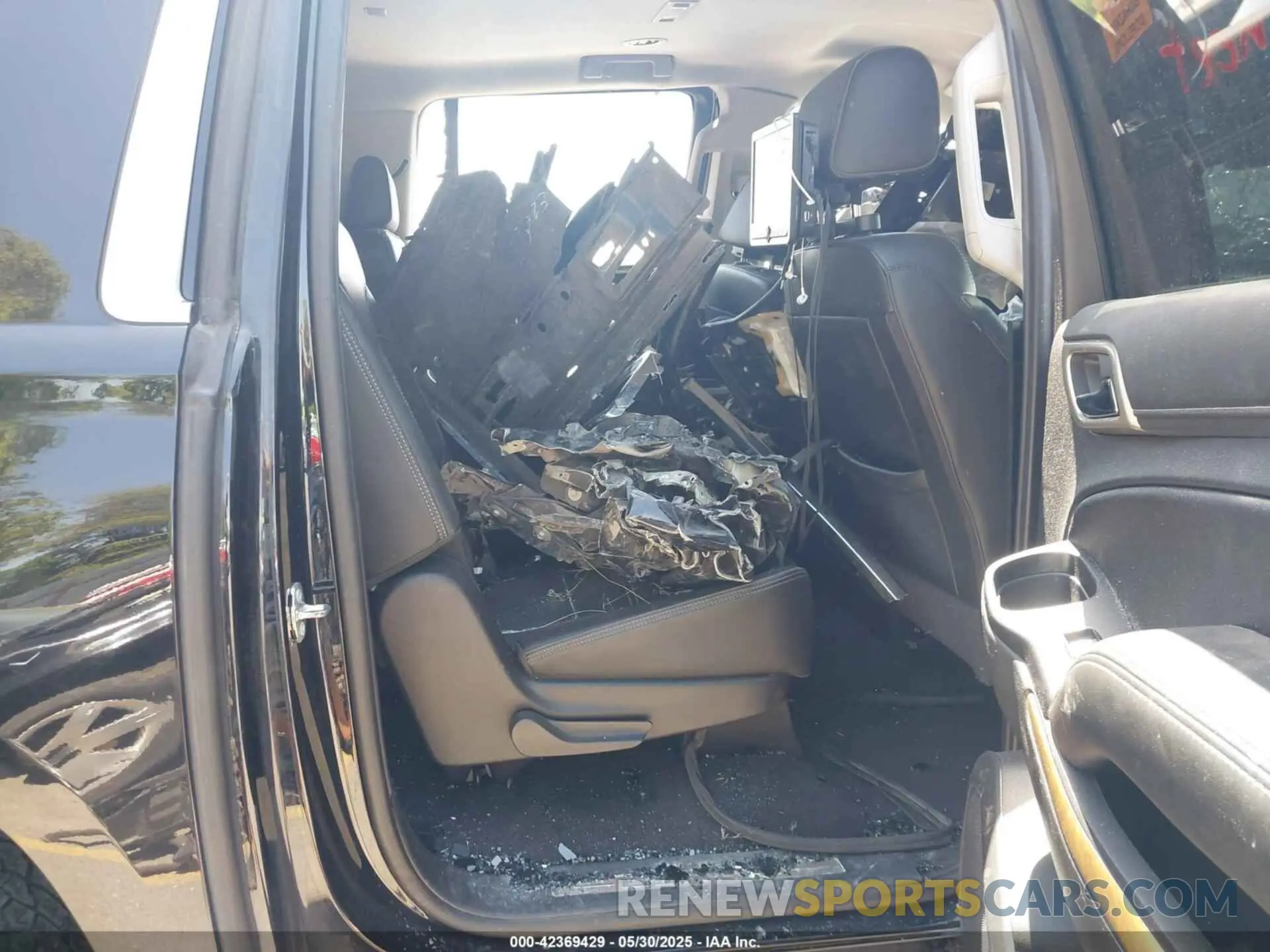 8 fotografías del automóvil dañado 1GKS2HKJXLR196489 GMC YUKON XL 2020