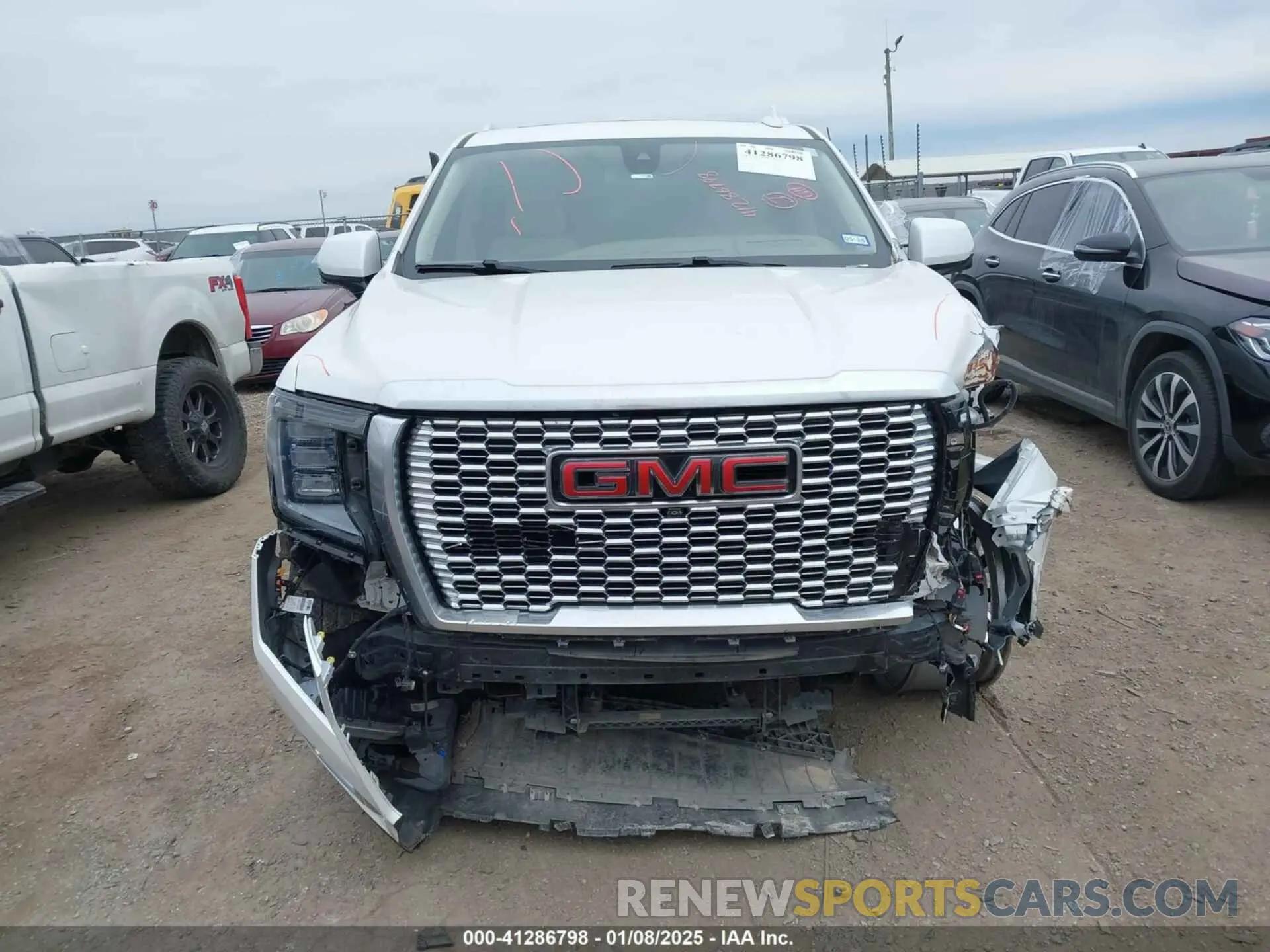 13 fotografías del automóvil dañado 1GKS1JKLXMR438811 GMC YUKON XL 2021