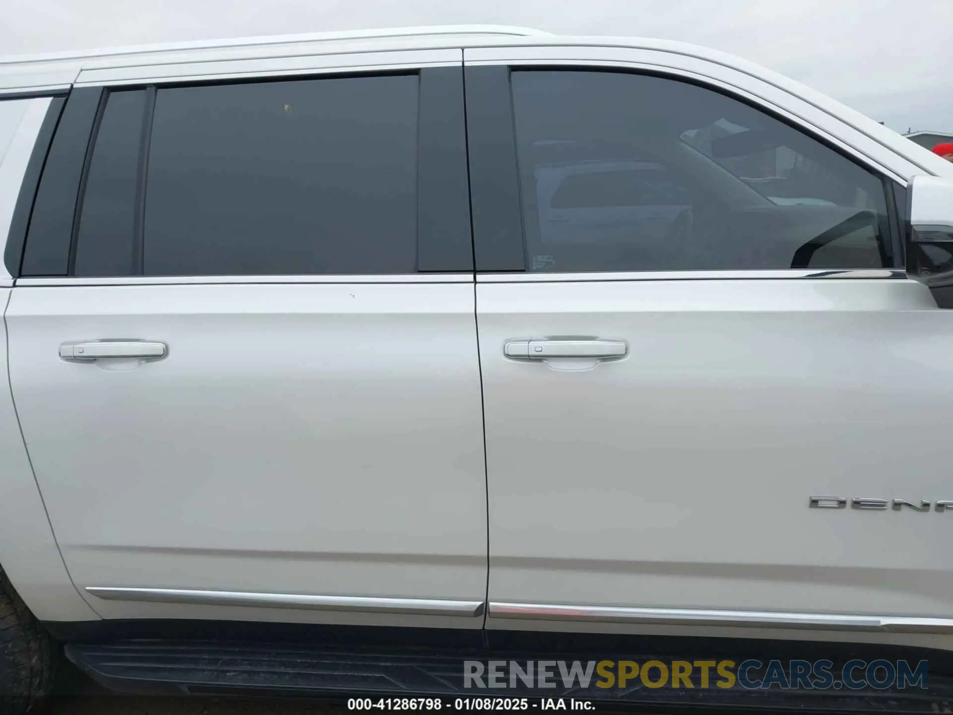 14 fotografías del automóvil dañado 1GKS1JKLXMR438811 GMC YUKON XL 2021