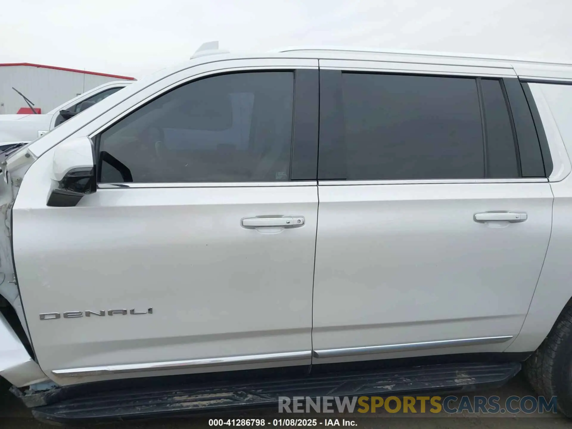 15 fotografías del automóvil dañado 1GKS1JKLXMR438811 GMC YUKON XL 2021