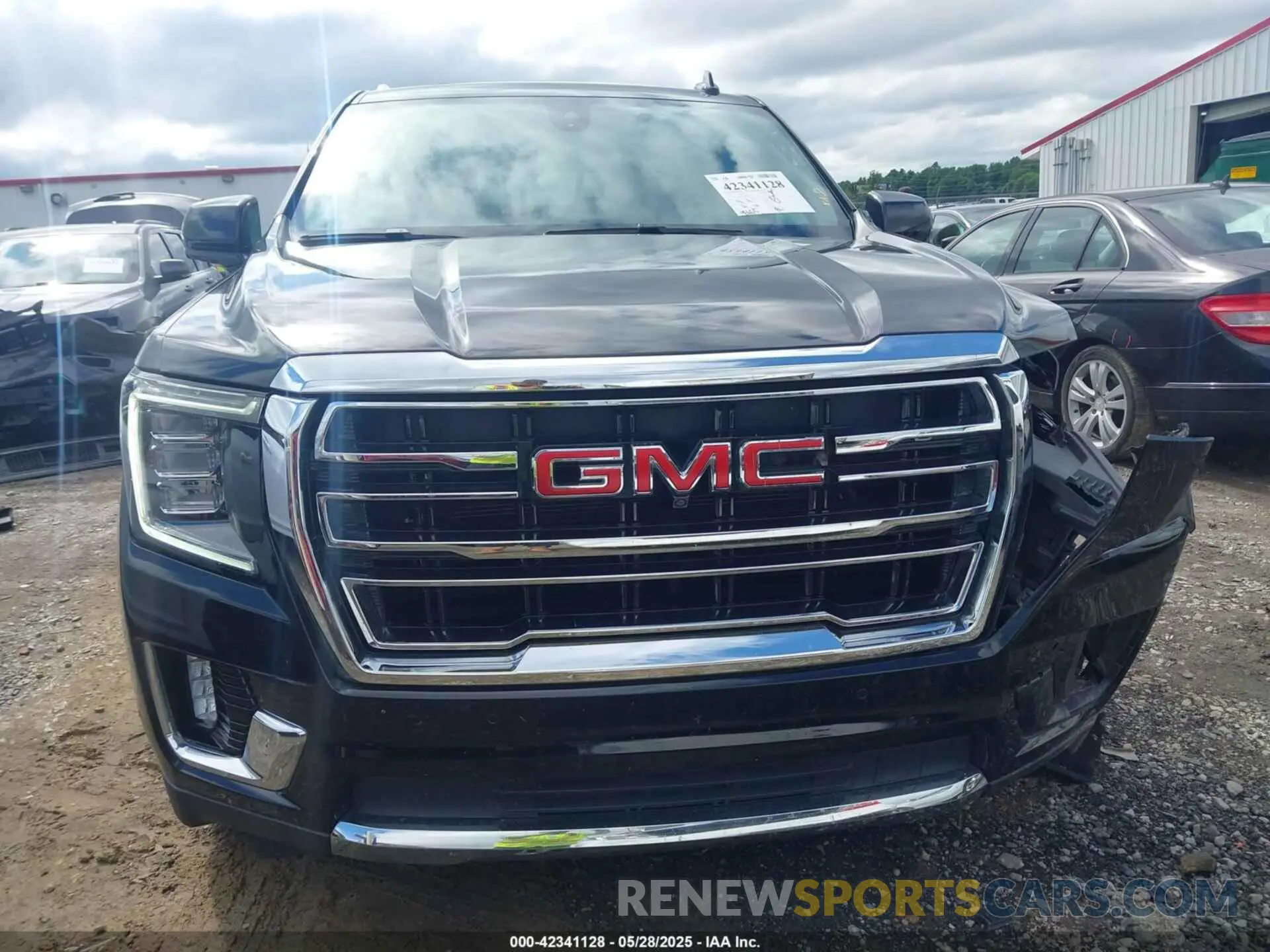 12 fotografías del automóvil dañado 1GKS2GKD3MR148175 GMC YUKON XL 2021