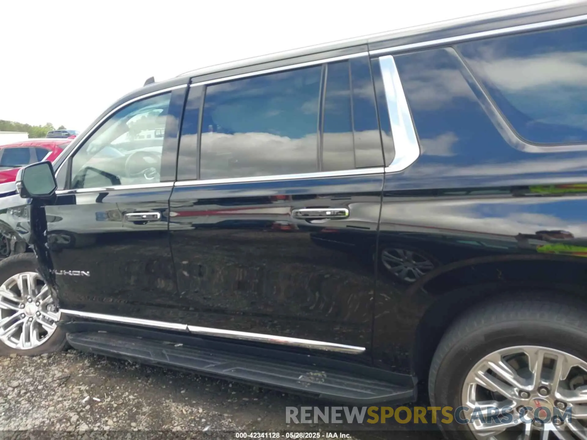 14 fotografías del automóvil dañado 1GKS2GKD3MR148175 GMC YUKON XL 2021