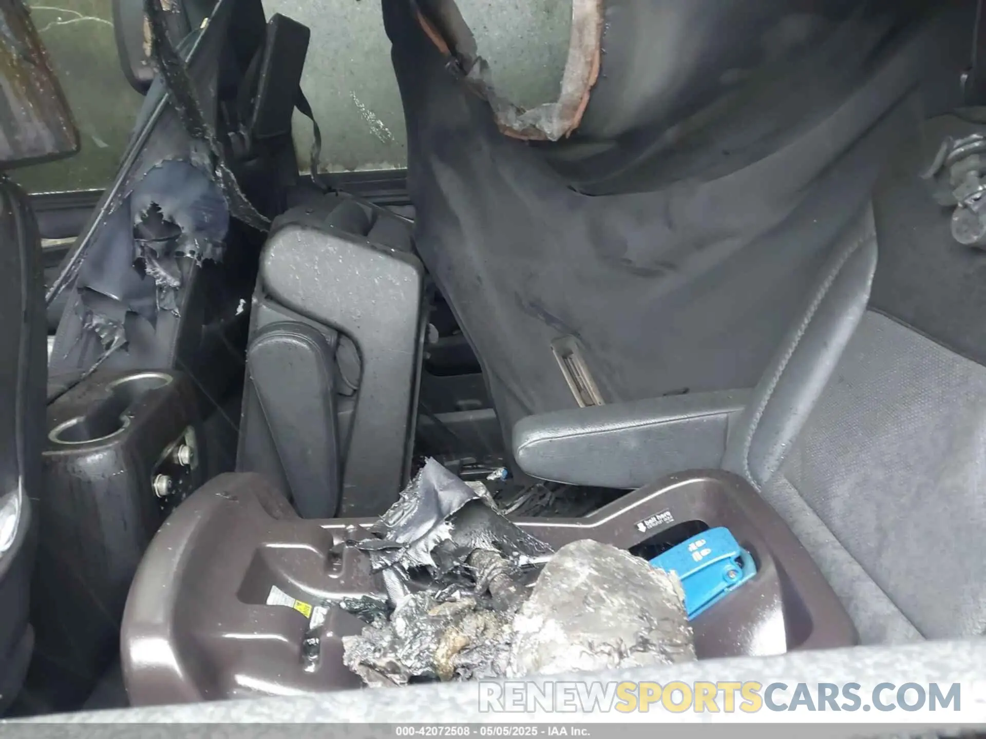 8 fotografías del automóvil dañado 1GKS2JKL2MR175405 GMC YUKON XL 2021
