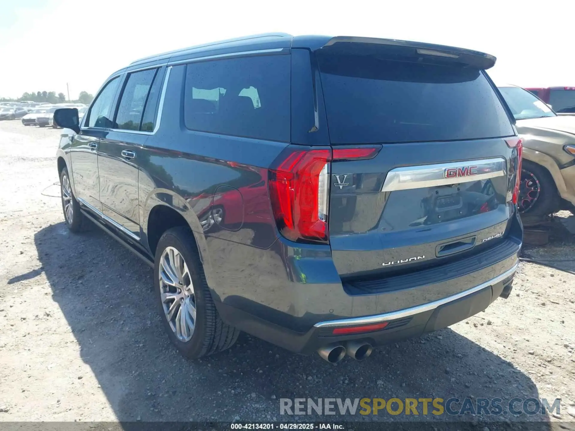 3 fotografías del automóvil dañado 1GKS2JKLXMR318861 GMC YUKON XL 2021