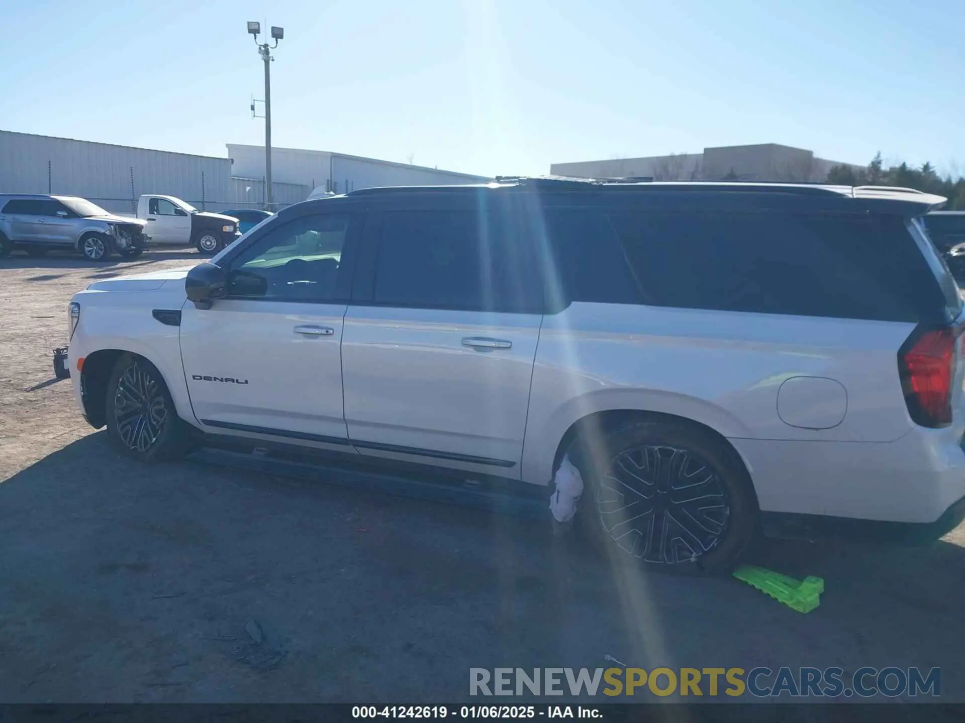 14 fotografías del automóvil dañado 1GKS2JKT1MR401207 GMC YUKON XL 2021