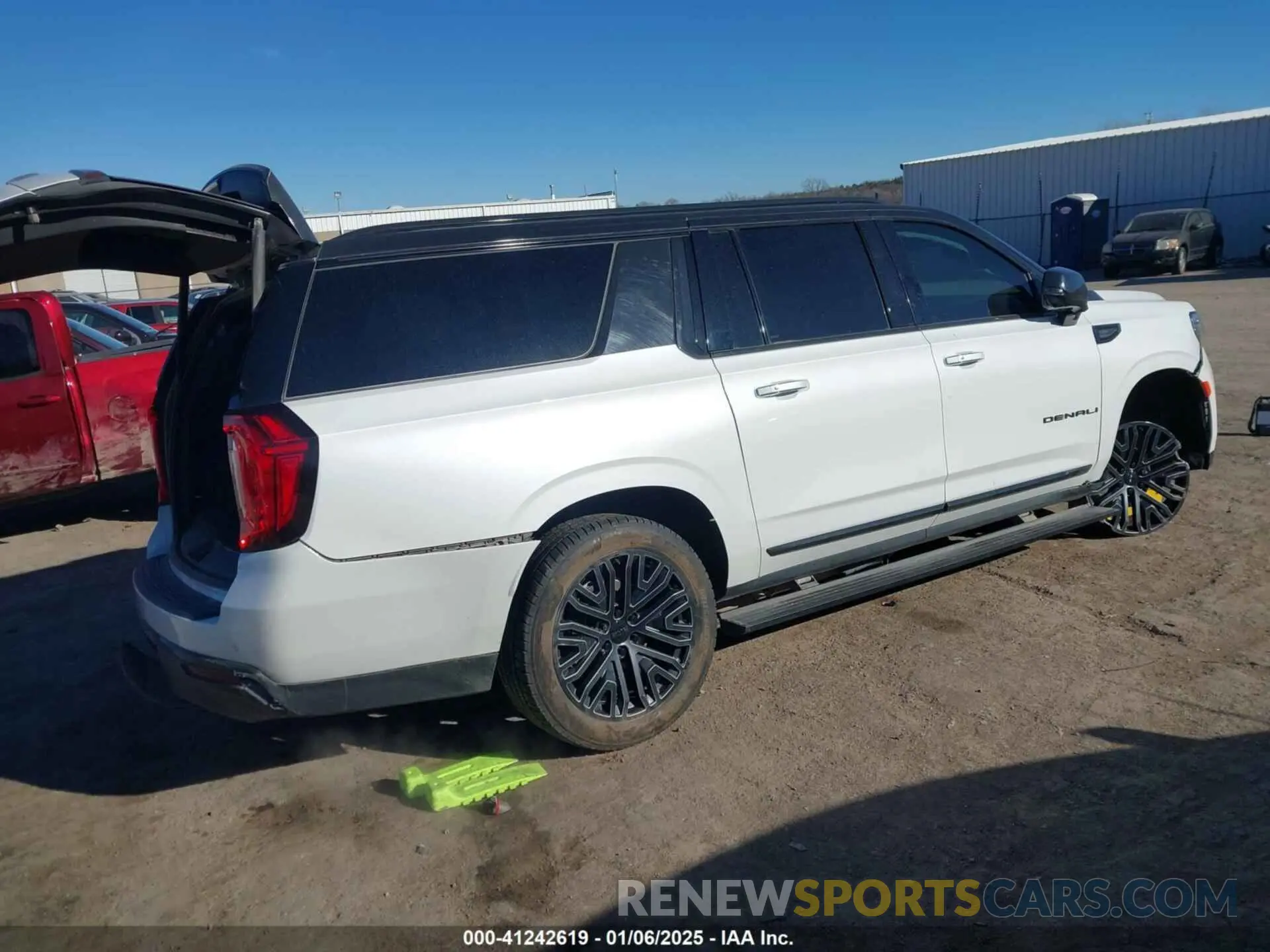 4 fotografías del automóvil dañado 1GKS2JKT1MR401207 GMC YUKON XL 2021