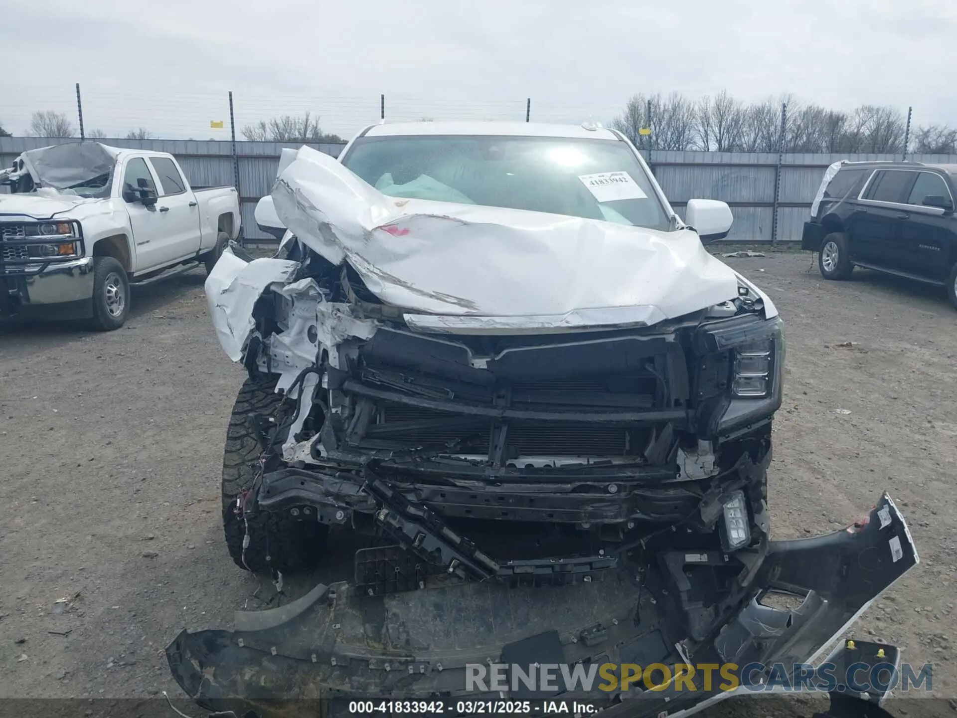 13 fotografías del automóvil dañado 1GKS1FKD3NR208664 GMC YUKON XL 2022