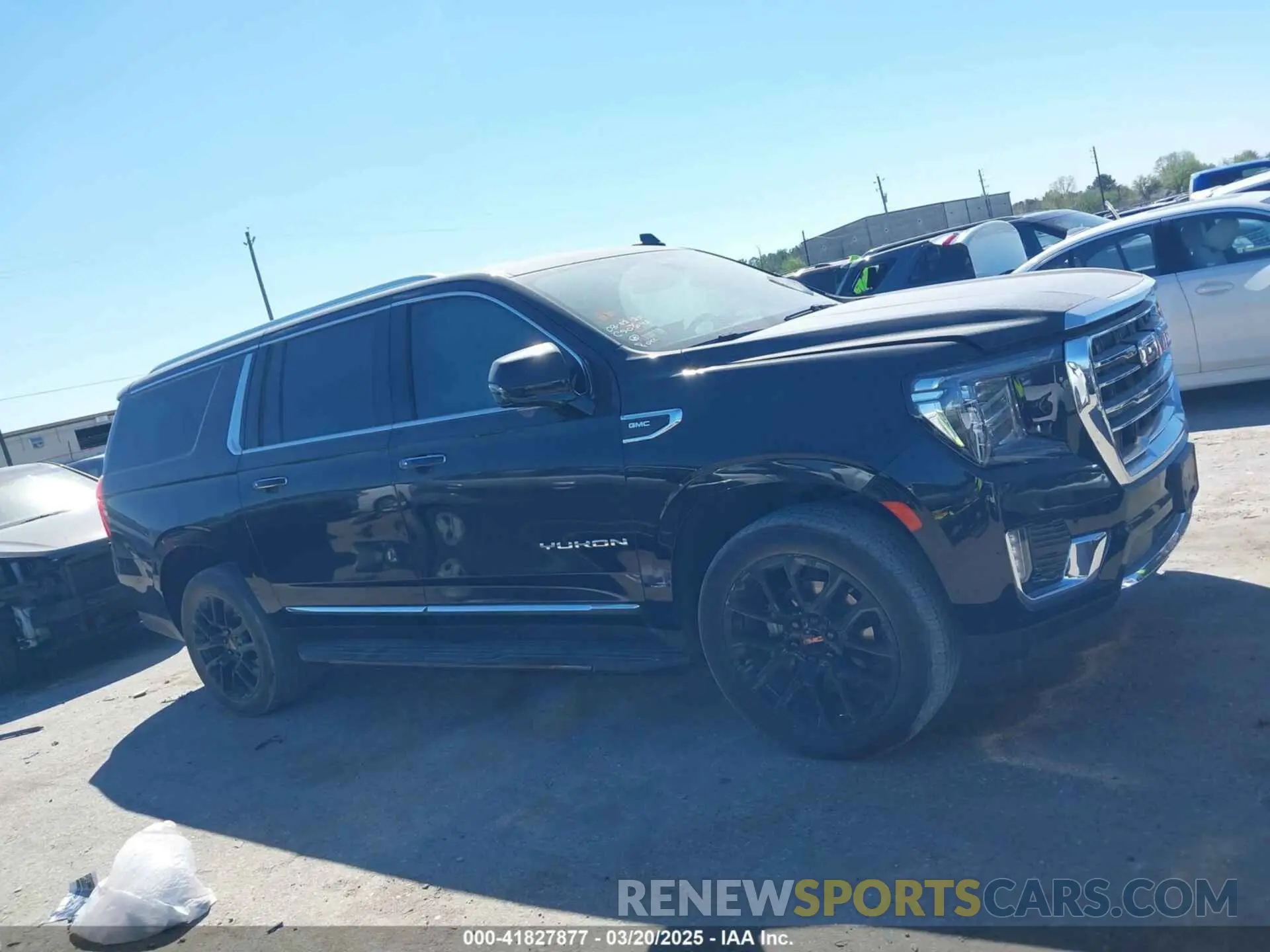 13 fotografías del automóvil dañado 1GKS1GKD0NR306038 GMC YUKON XL 2022