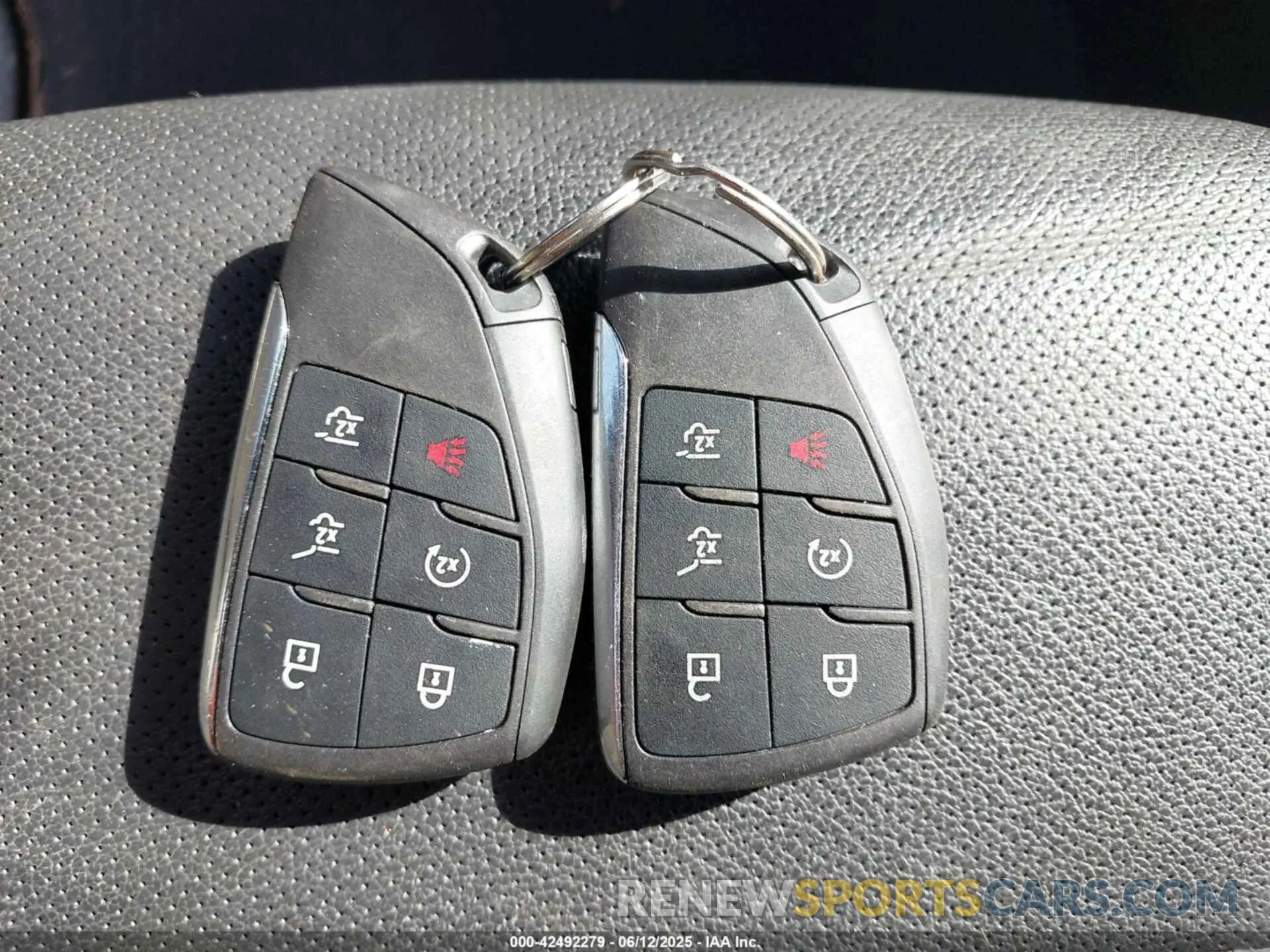 11 fotografías del automóvil dañado 1GKS1GKD2NR195914 GMC YUKON XL 2022