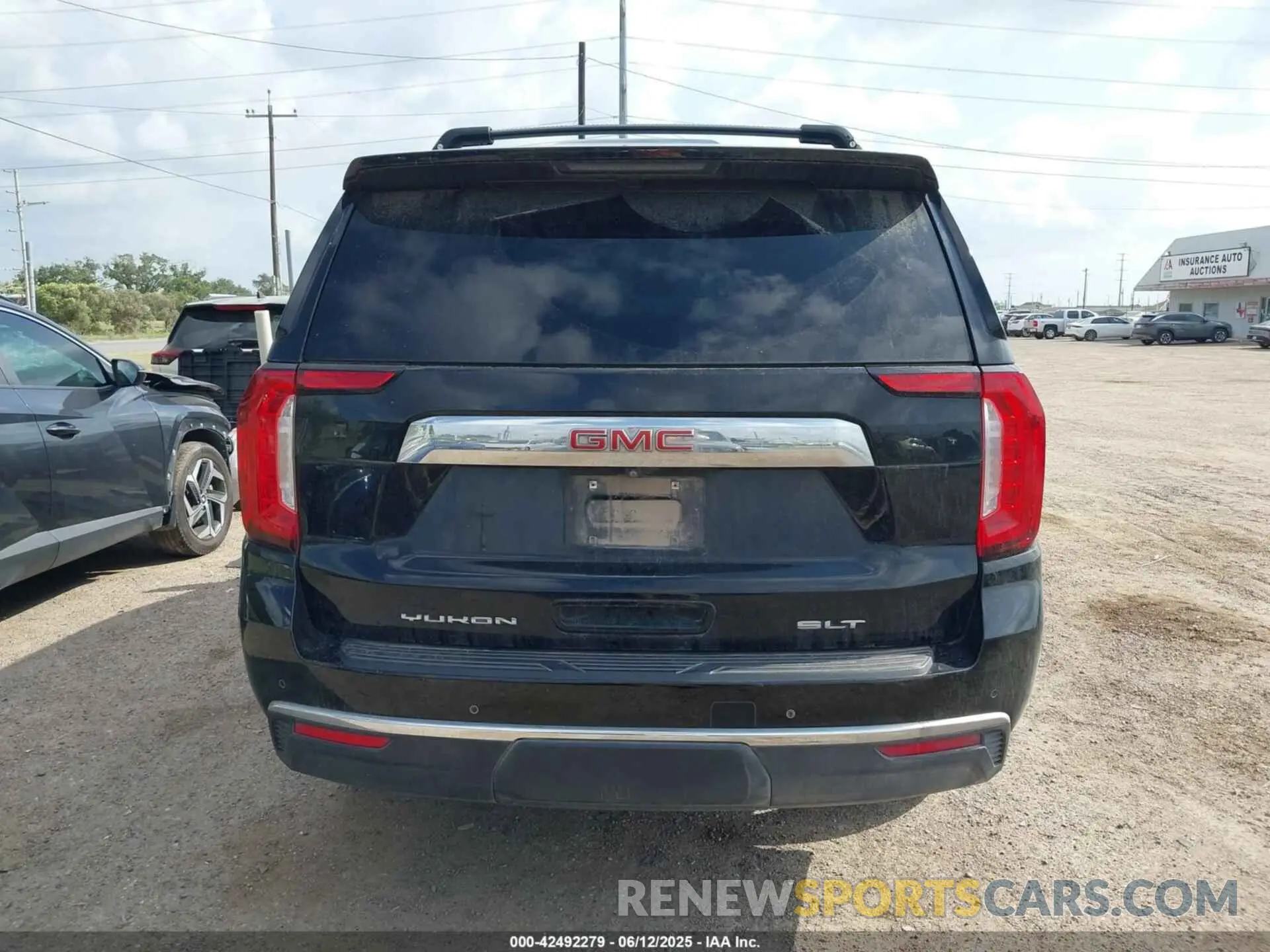 16 fotografías del automóvil dañado 1GKS1GKD2NR195914 GMC YUKON XL 2022