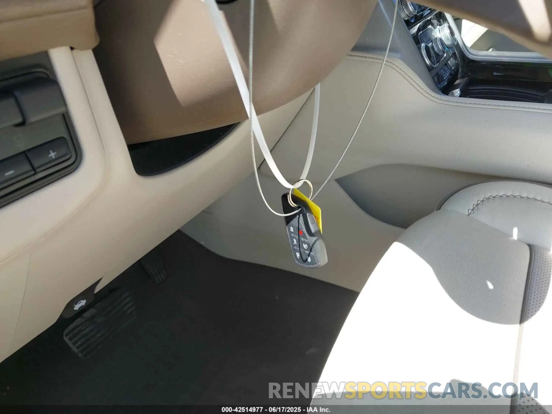 11 fotografías del automóvil dañado 1GKS1JKL1NR239311 GMC YUKON XL 2022