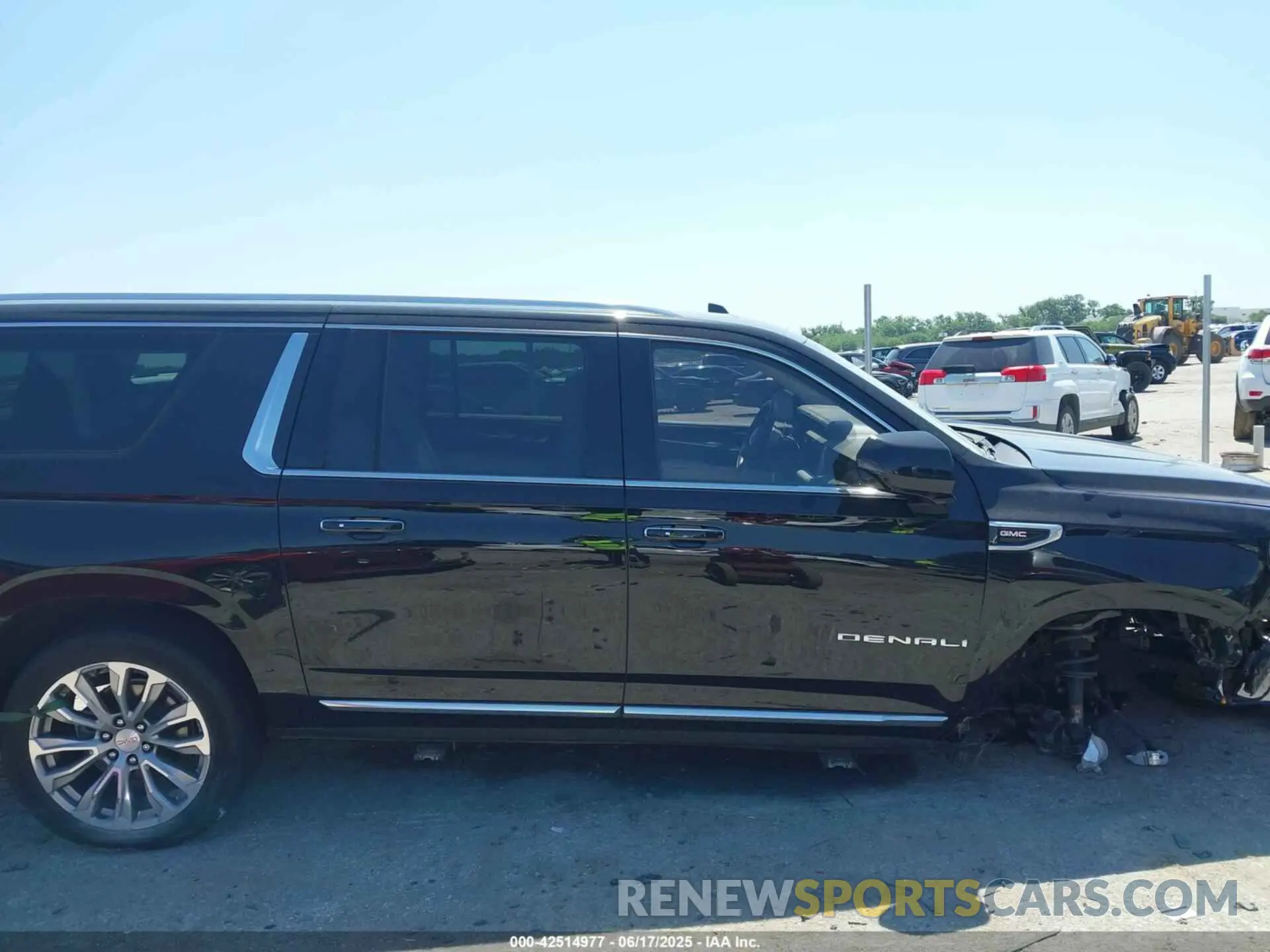 13 fotografías del automóvil dañado 1GKS1JKL1NR239311 GMC YUKON XL 2022