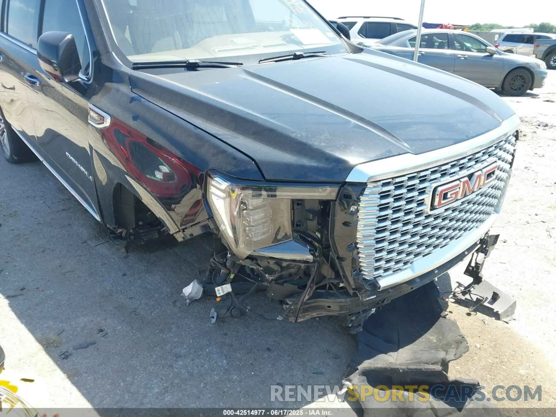 6 fotografías del automóvil dañado 1GKS1JKL1NR239311 GMC YUKON XL 2022