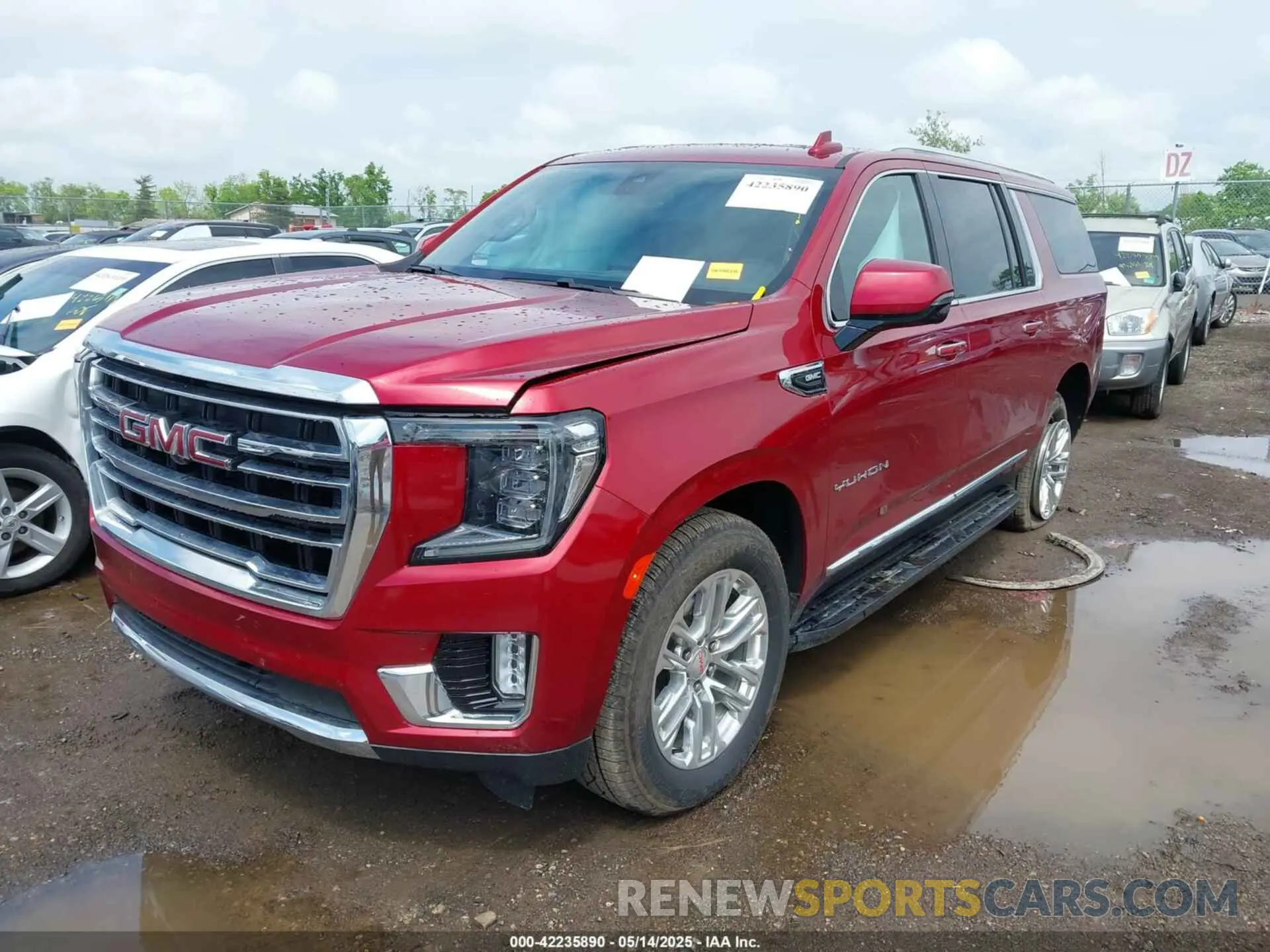 2 fotografías del automóvil dañado 1GKS2GKD2NR217214 GMC YUKON XL 2022