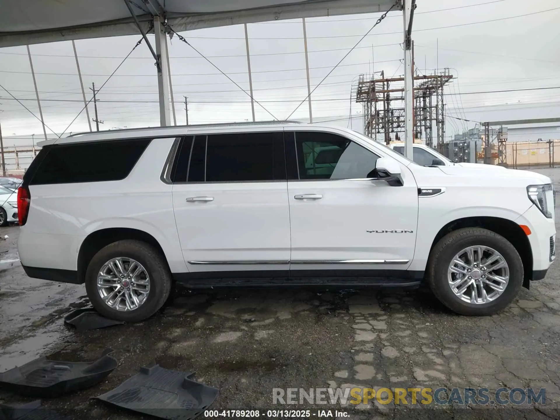 13 fotografías del automóvil dañado 1GKS2GKD6NR328395 GMC YUKON XL 2022