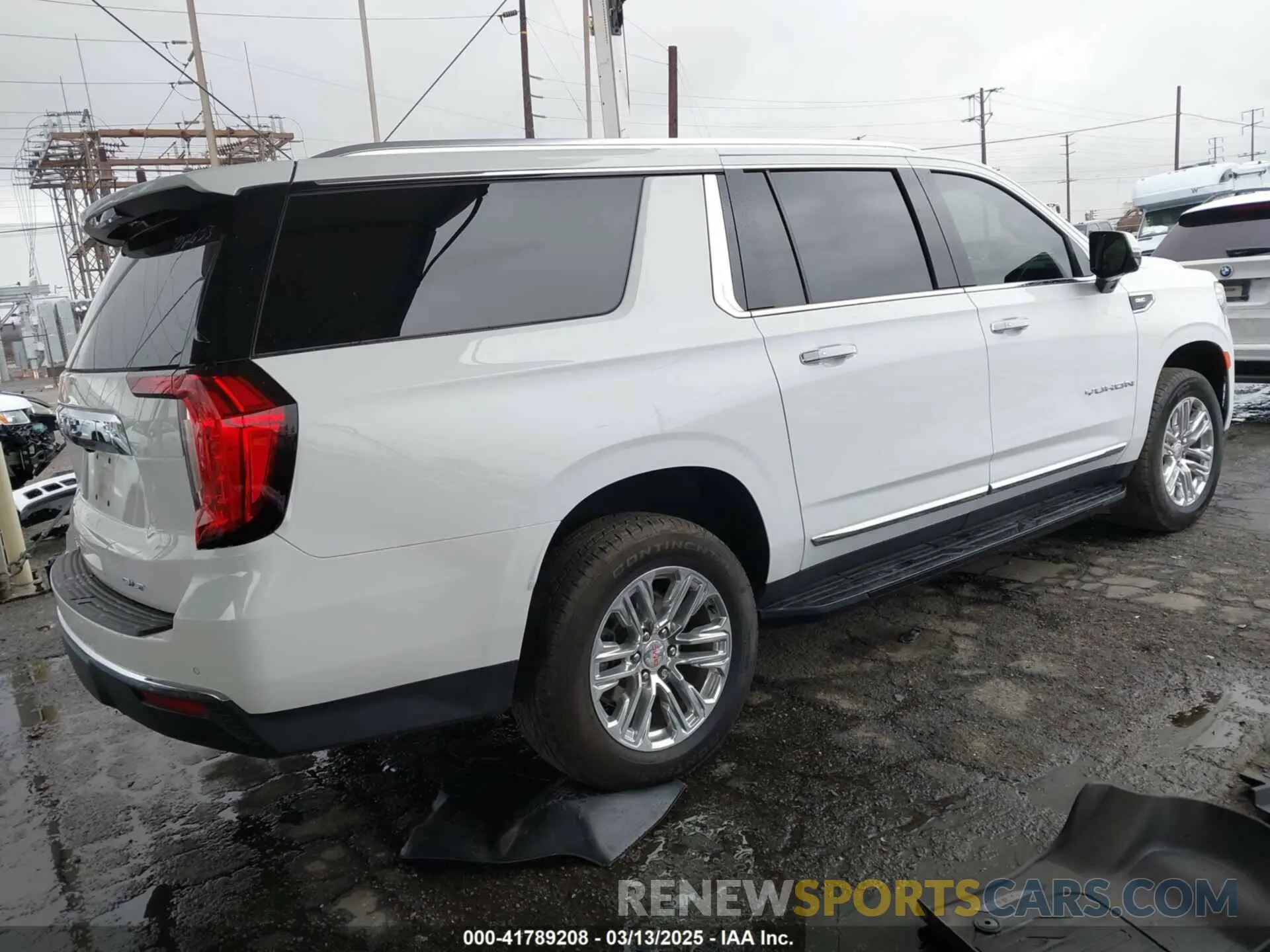 4 fotografías del automóvil dañado 1GKS2GKD6NR328395 GMC YUKON XL 2022