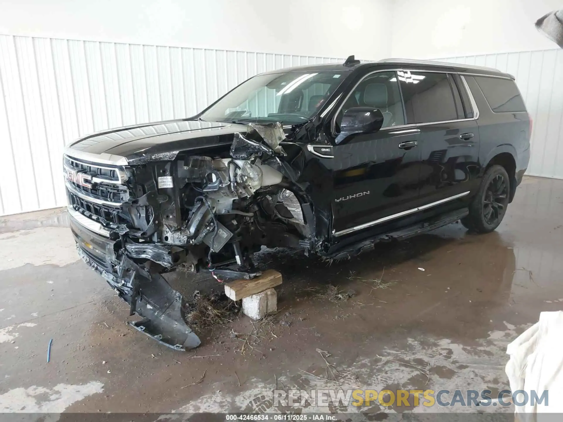 2 fotografías del automóvil dañado 1GKS2GKD7NR258955 GMC YUKON XL 2022