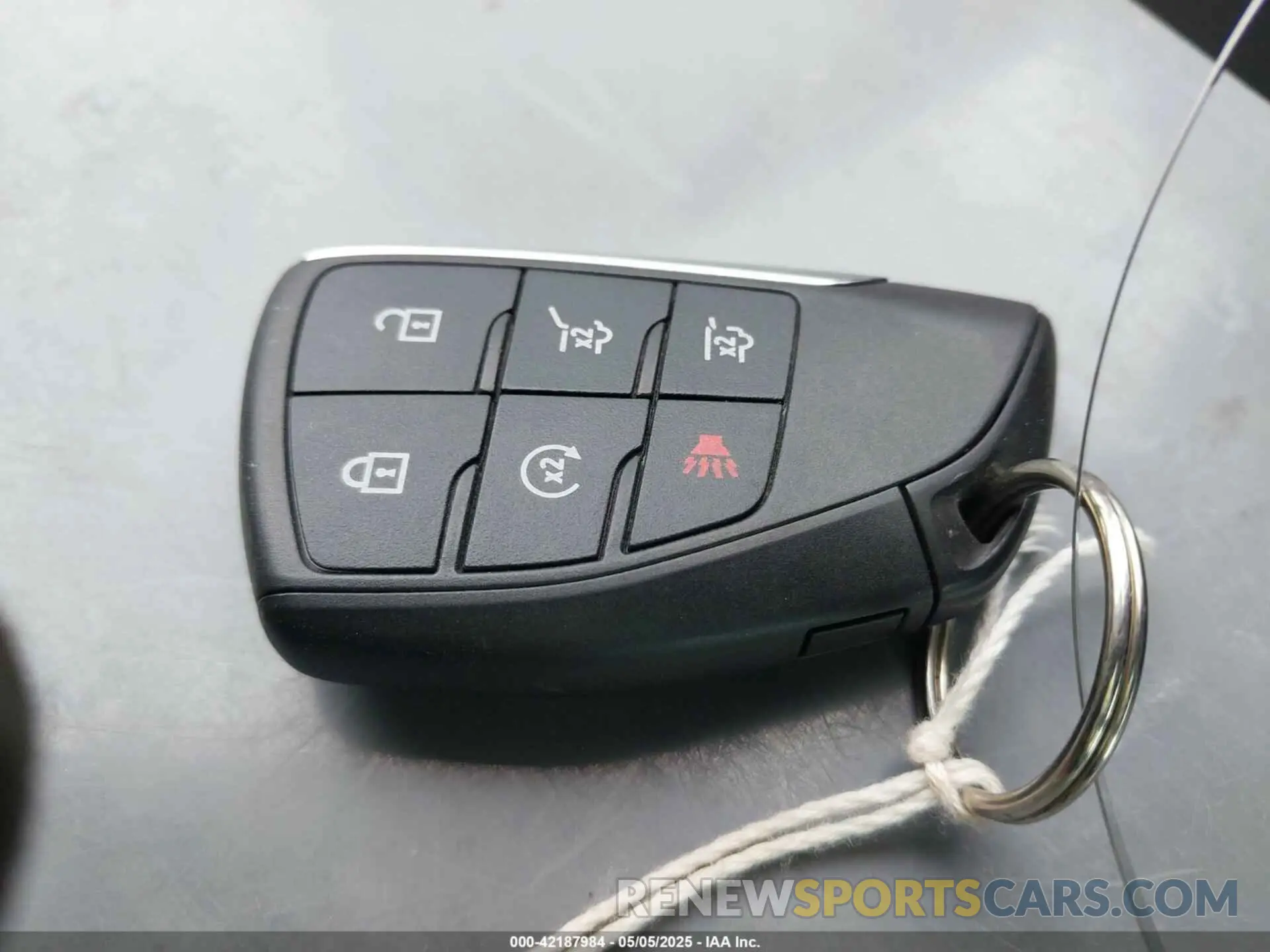 11 fotografías del automóvil dañado 1GKS2HKL4NR150032 GMC YUKON XL 2022