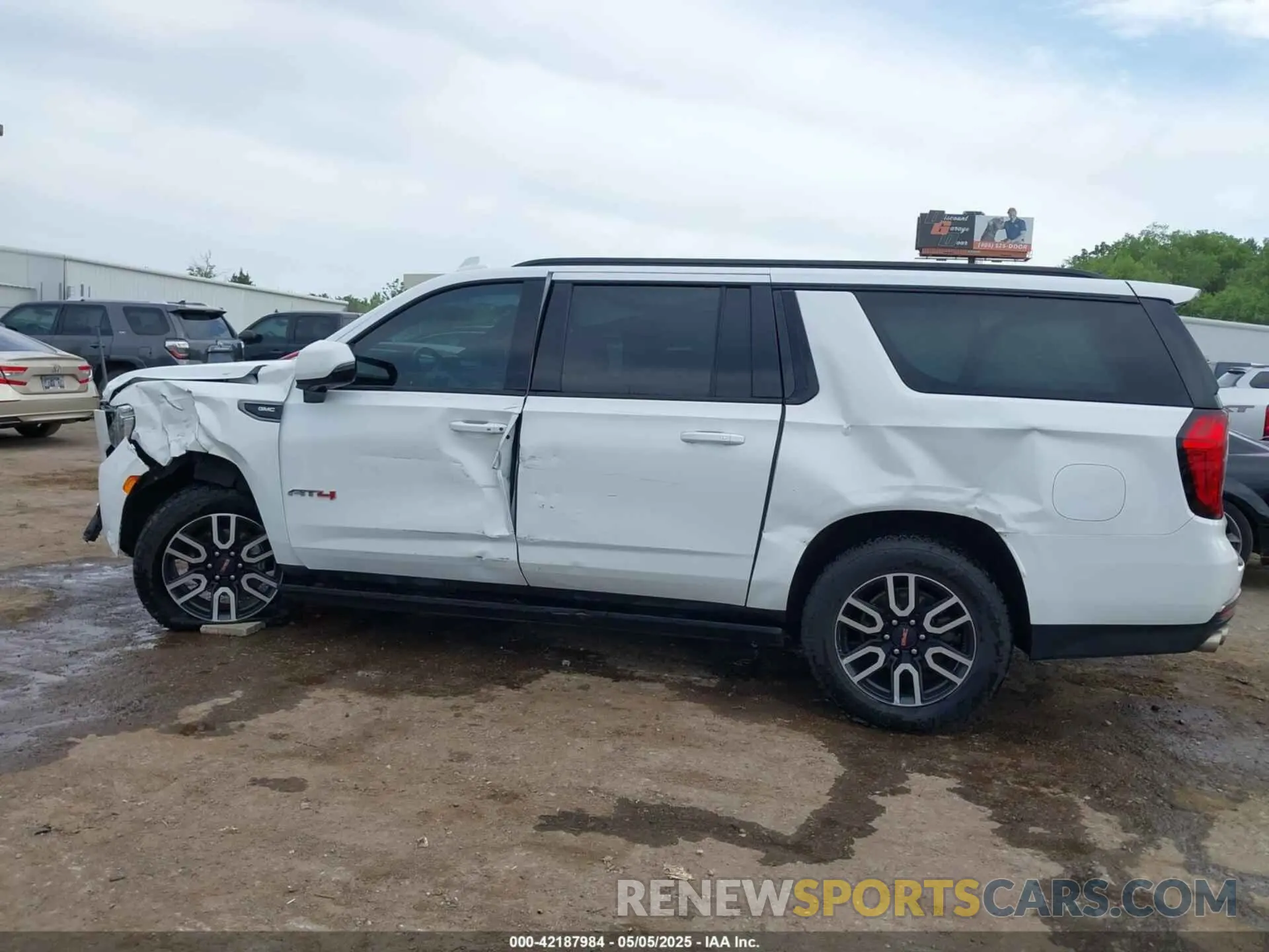 14 fotografías del automóvil dañado 1GKS2HKL4NR150032 GMC YUKON XL 2022