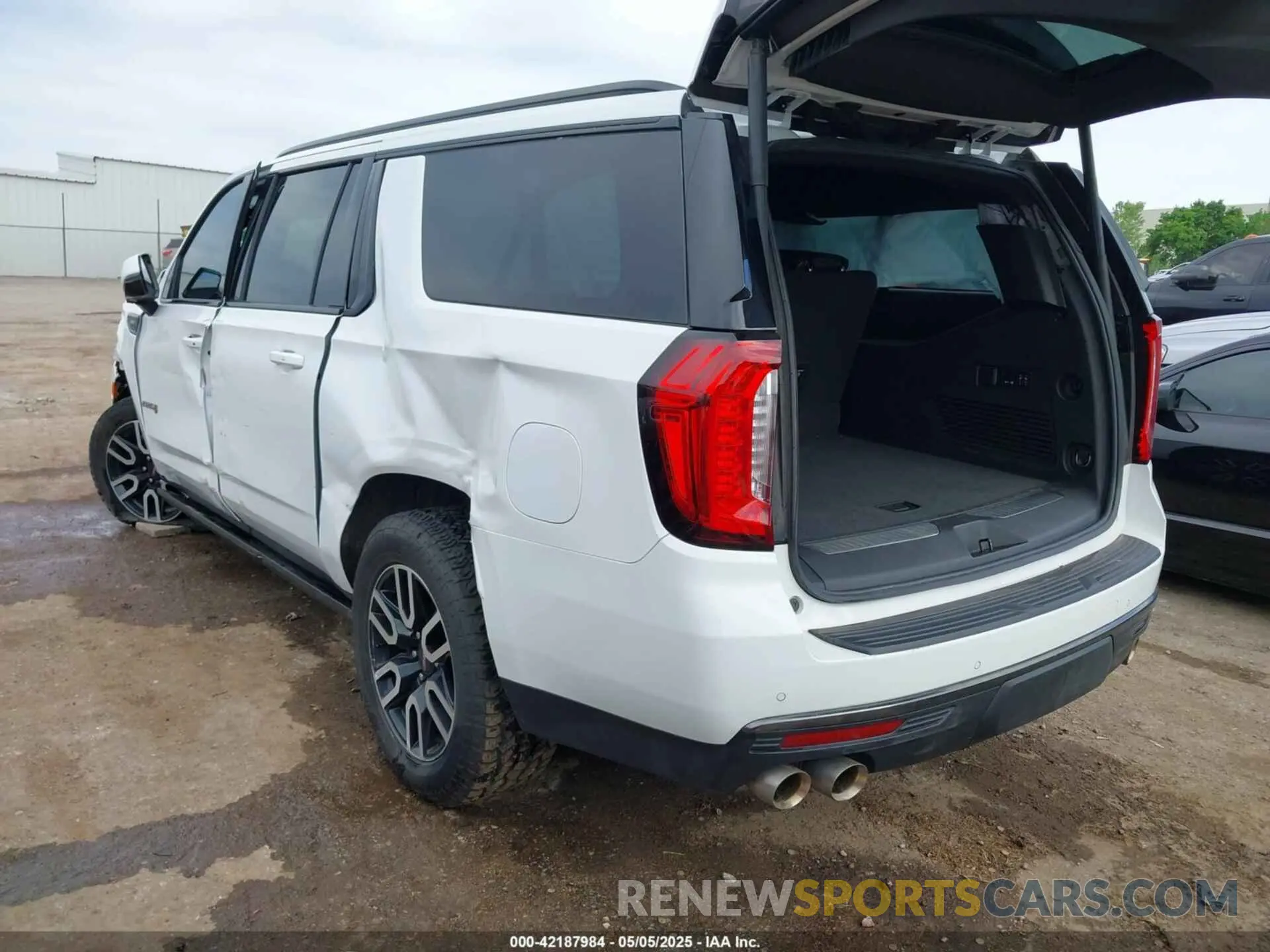 3 fotografías del automóvil dañado 1GKS2HKL4NR150032 GMC YUKON XL 2022