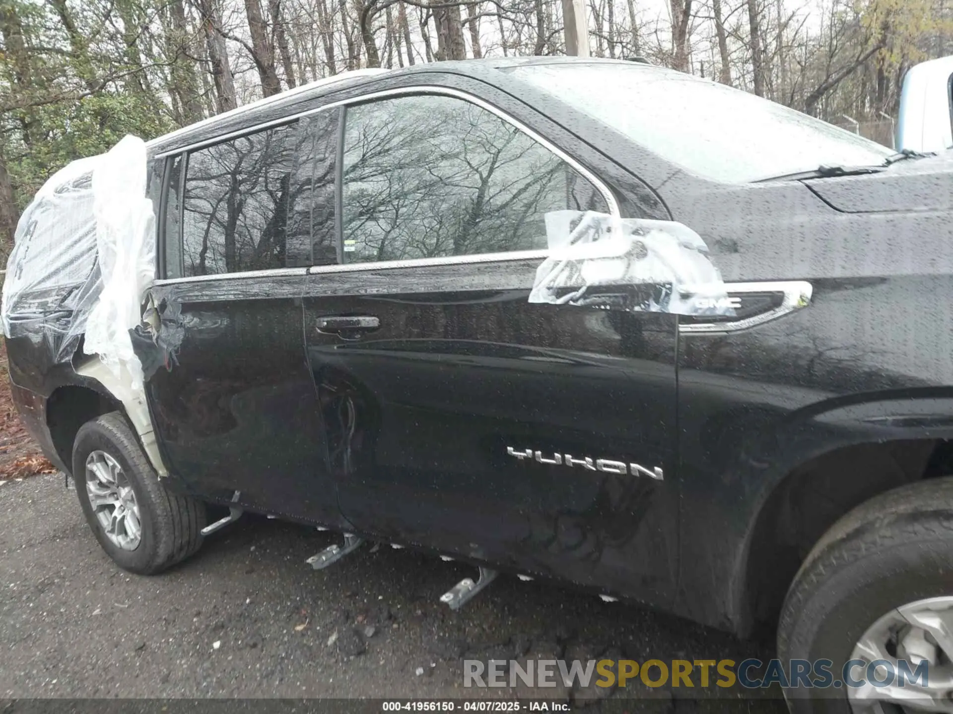 13 fotografías del automóvil dañado 1GKS2FKDXPR555330 GMC YUKON XL 2023