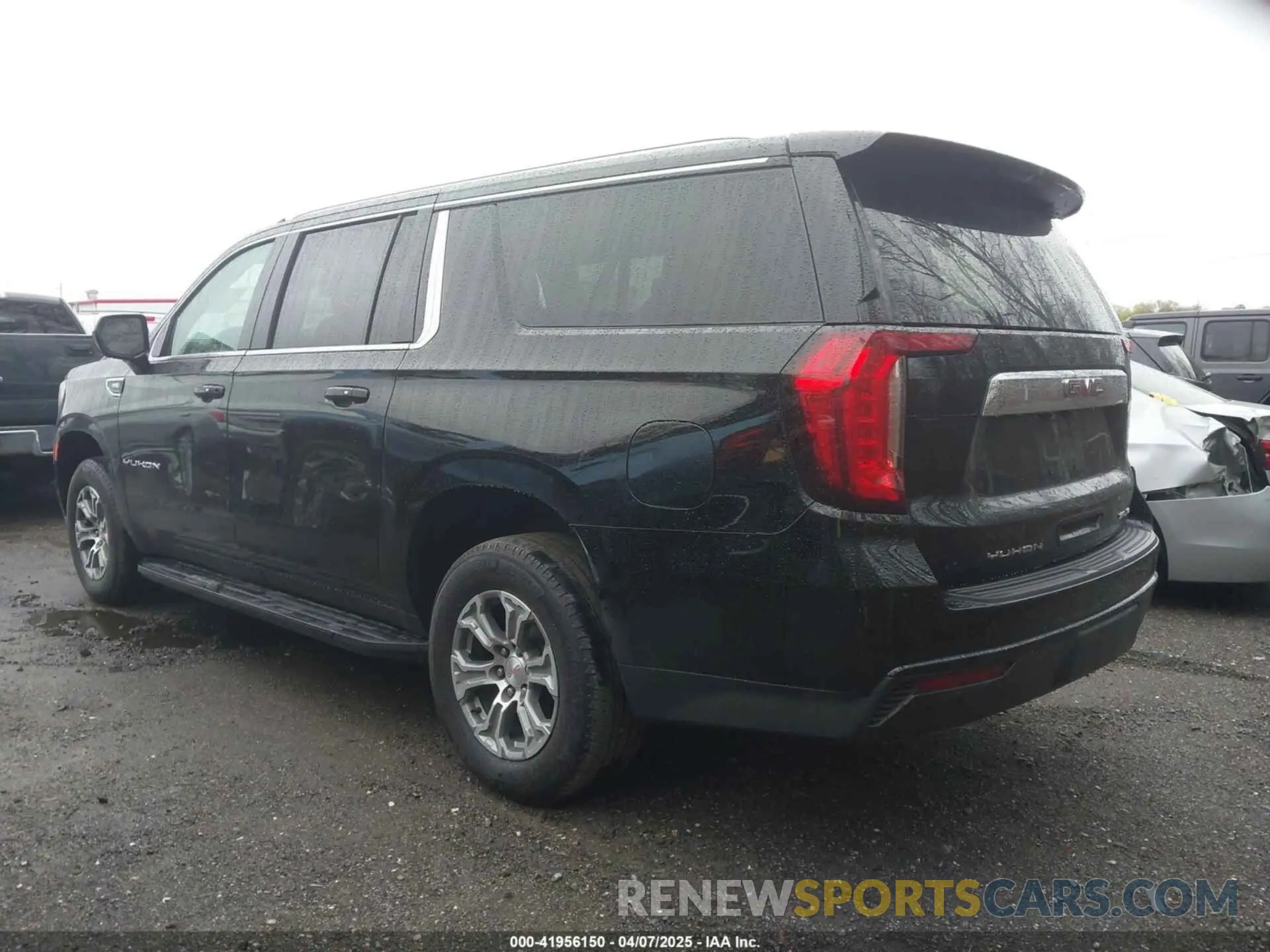 3 fotografías del automóvil dañado 1GKS2FKDXPR555330 GMC YUKON XL 2023