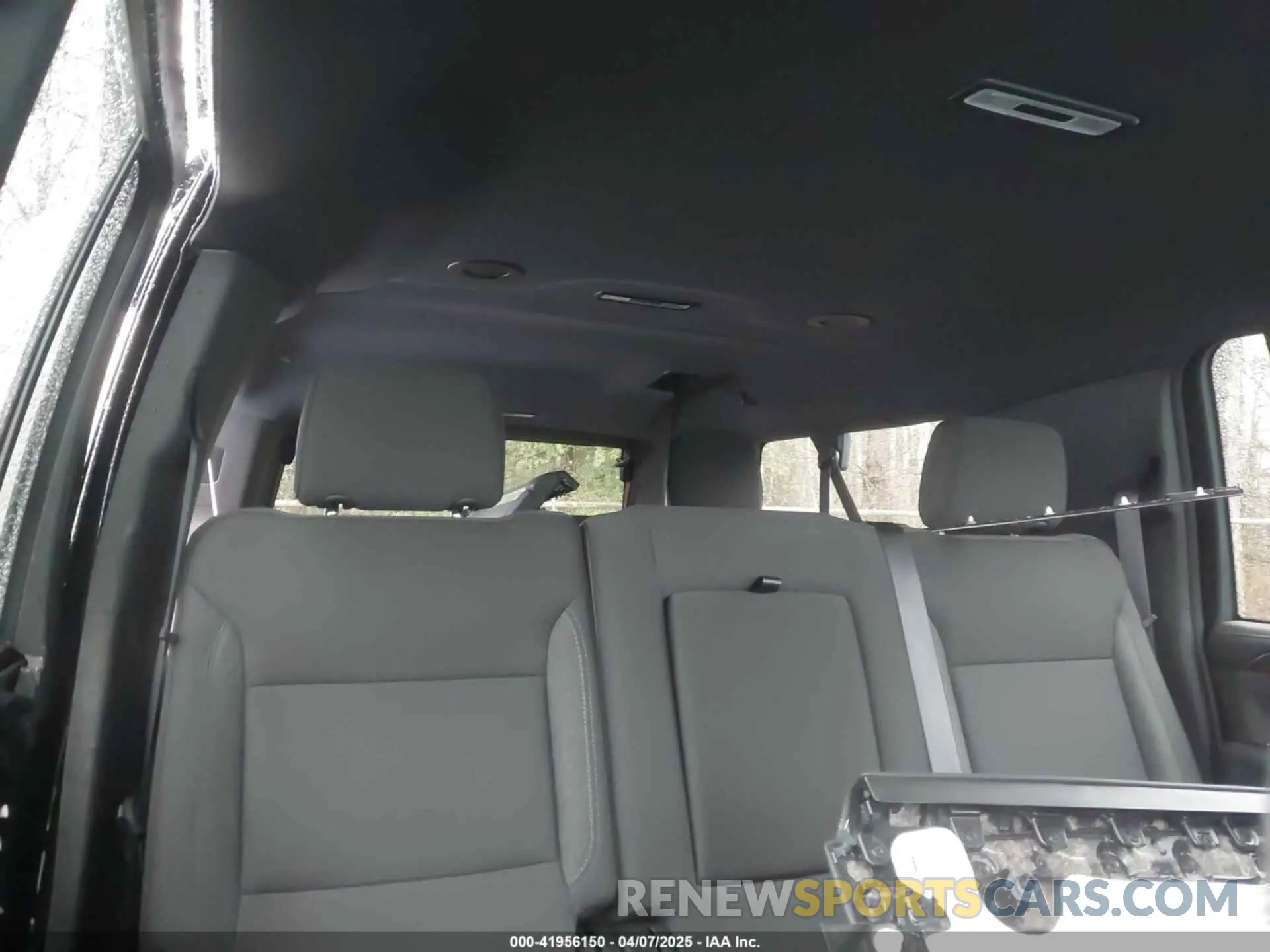8 fotografías del automóvil dañado 1GKS2FKDXPR555330 GMC YUKON XL 2023